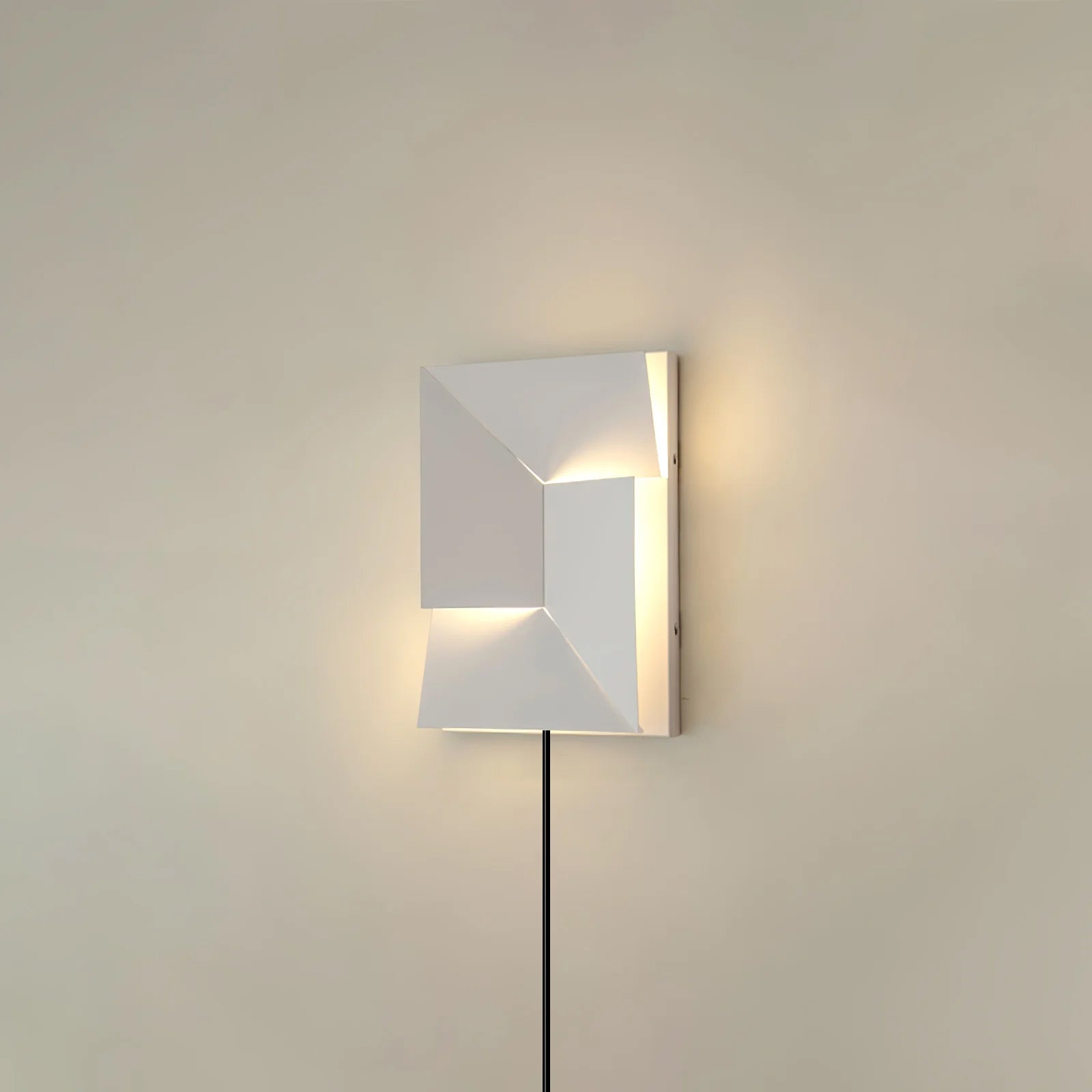 Arthaen Shadows Grand Sconce Wall lamp - Letslighting