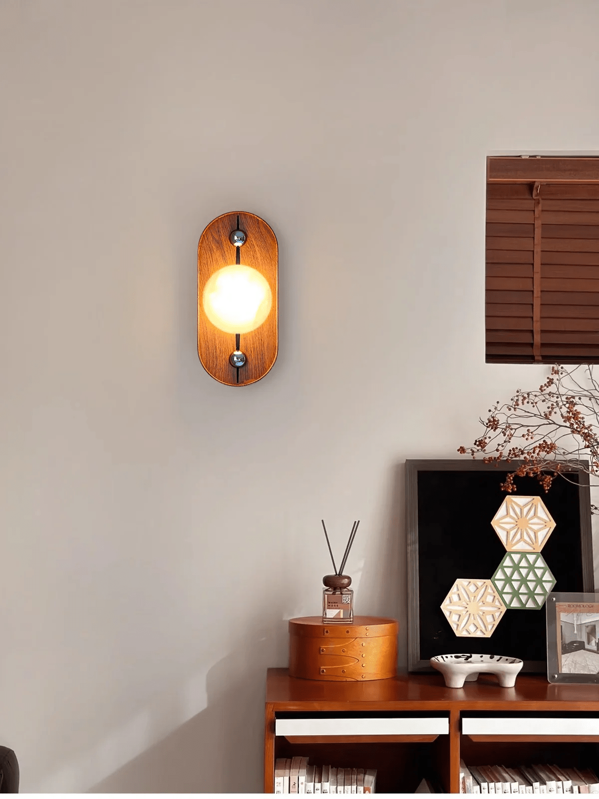 Koyan Minimalist Alabaster Wall Light