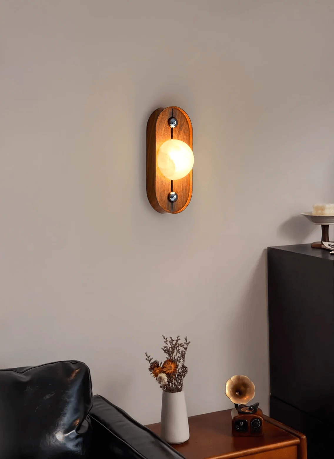 Koyan Minimalist Alabaster Wall Light