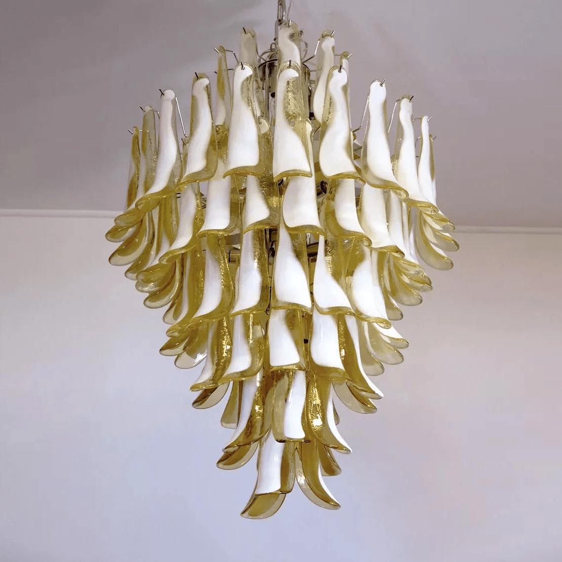 Dravina Glass Petals Pendant Lamp - Letslighting