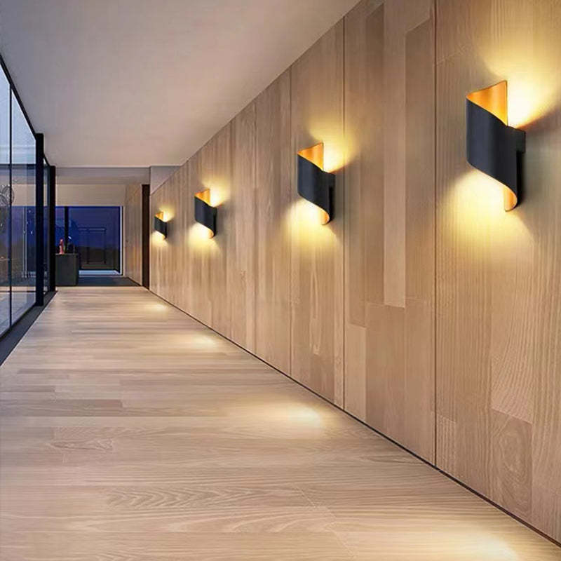 Ray Modern Conch Shape Metal Indoor Wall Lamp