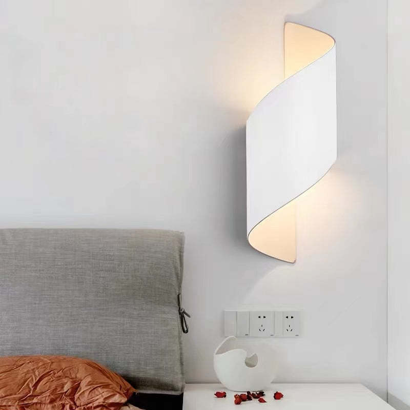 Ray Modern Conch Shape Metal Indoor Wall Lamp
