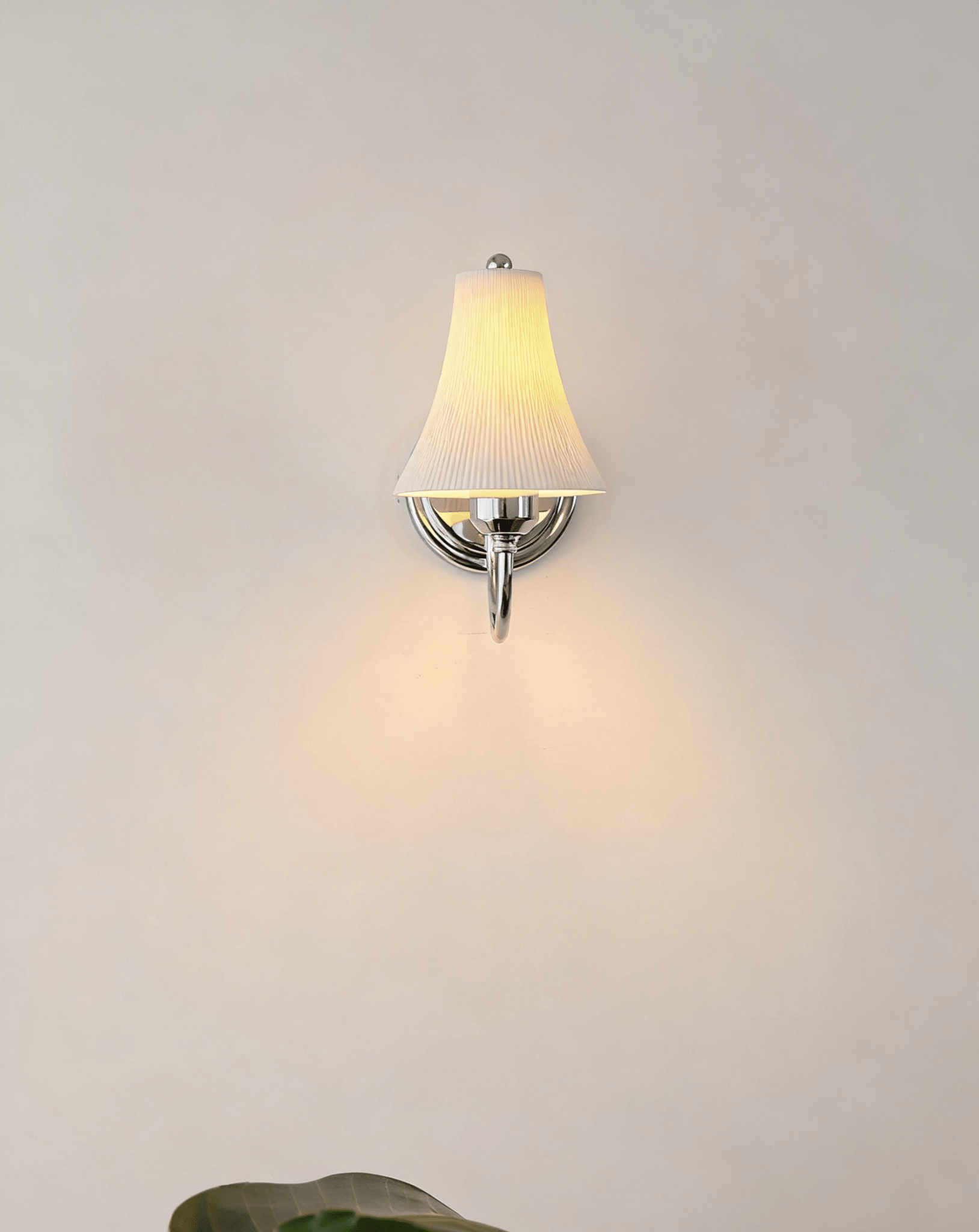 Slim Modern Metal & Ceramics Wall Light