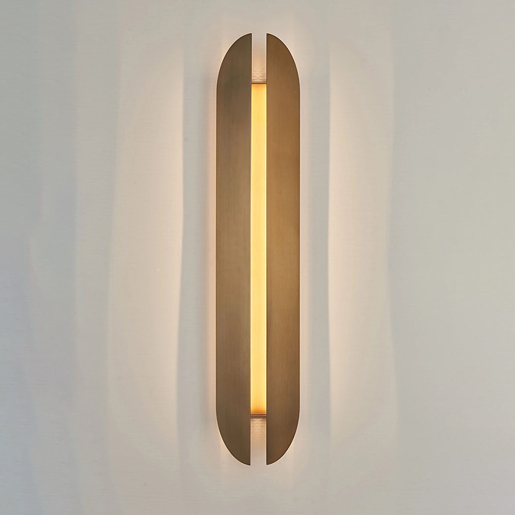 Luste Vertical Brass Wall Lamp - Letslighting