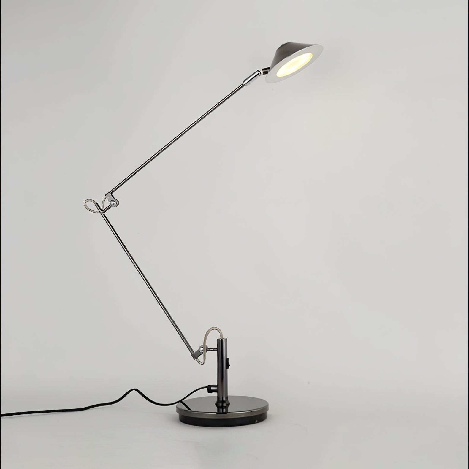 Arcusce Minimalistic Office Task Lamp - Letslighting