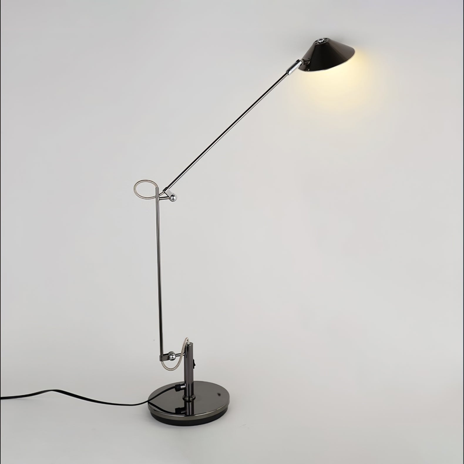Arcusce Minimalistic Office Task Lamp - Letslighting