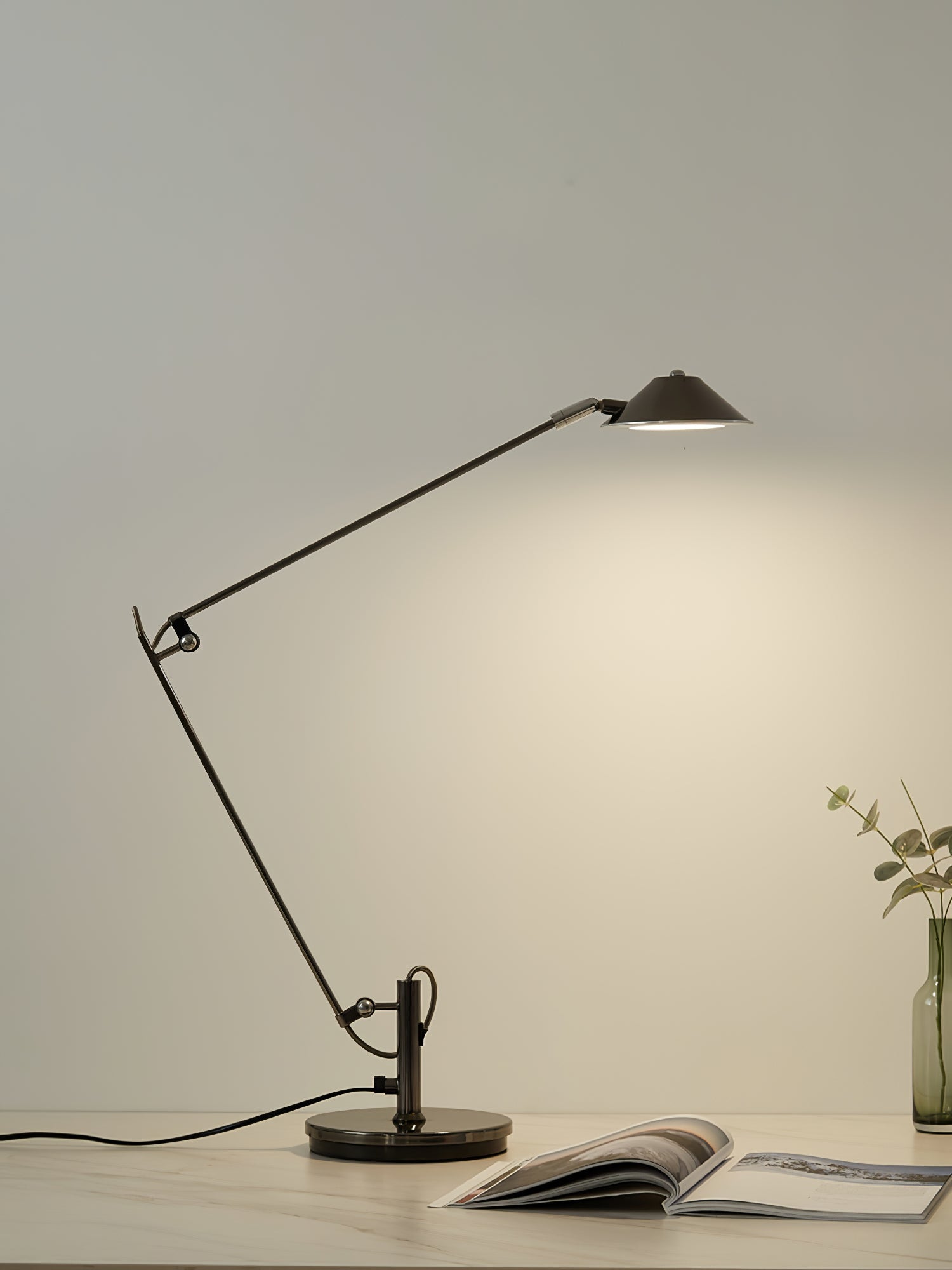 Arcusce Minimalistic Office Task Lamp - Letslighting