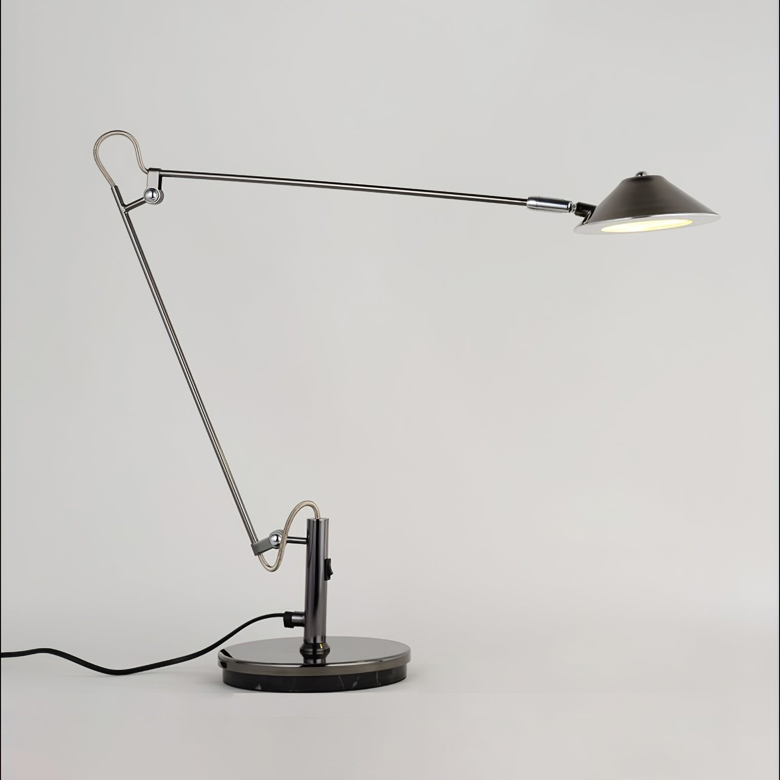 Arcusce Minimalistic Office Task Lamp - Letslighting