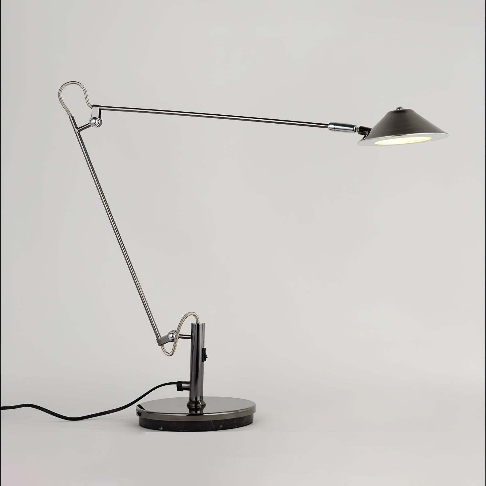 Arcusce Minimalistic Office Task Lamp - Letslighting