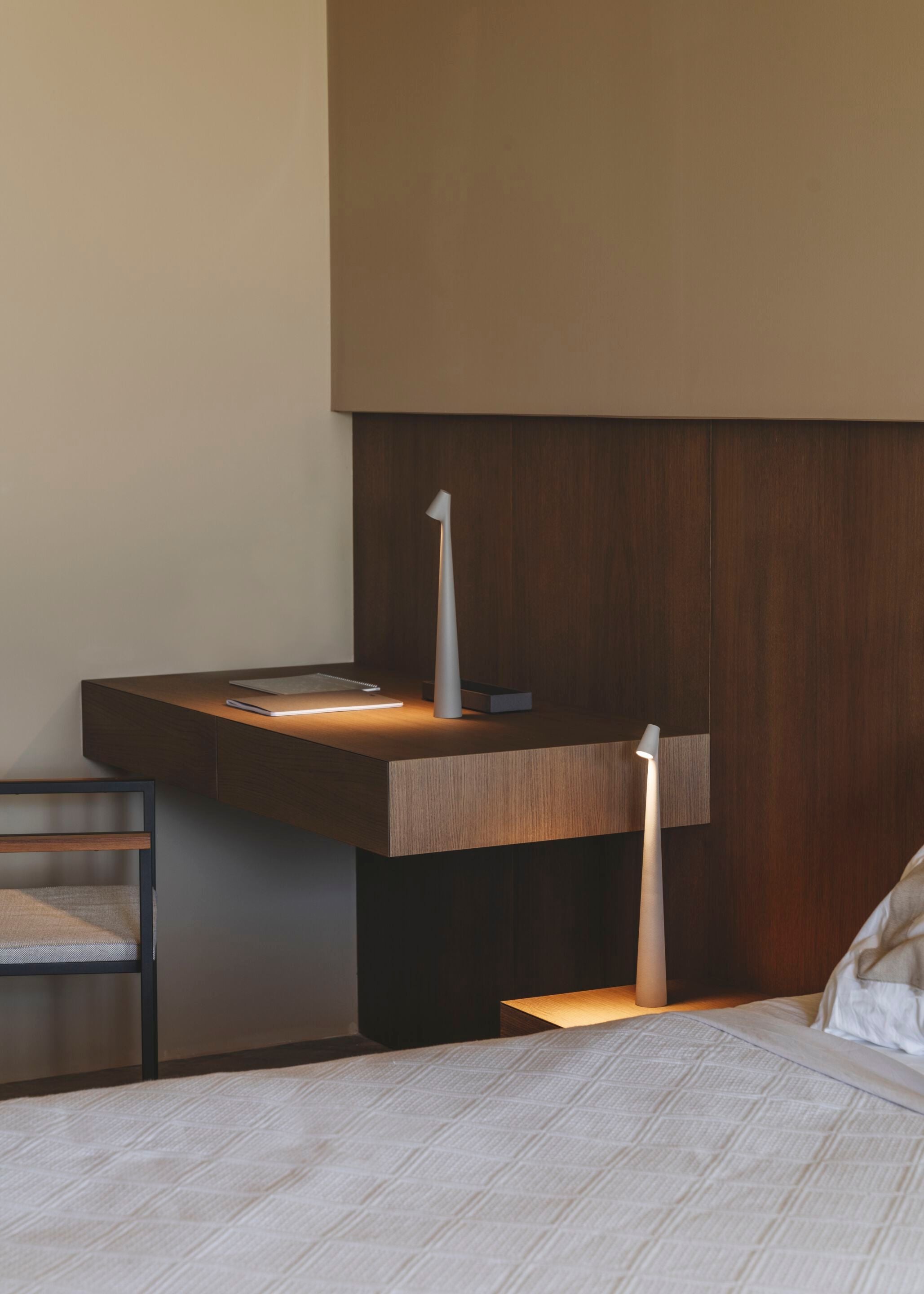 Orioic Acrylic Minimalist Table Lamp - Letslighting