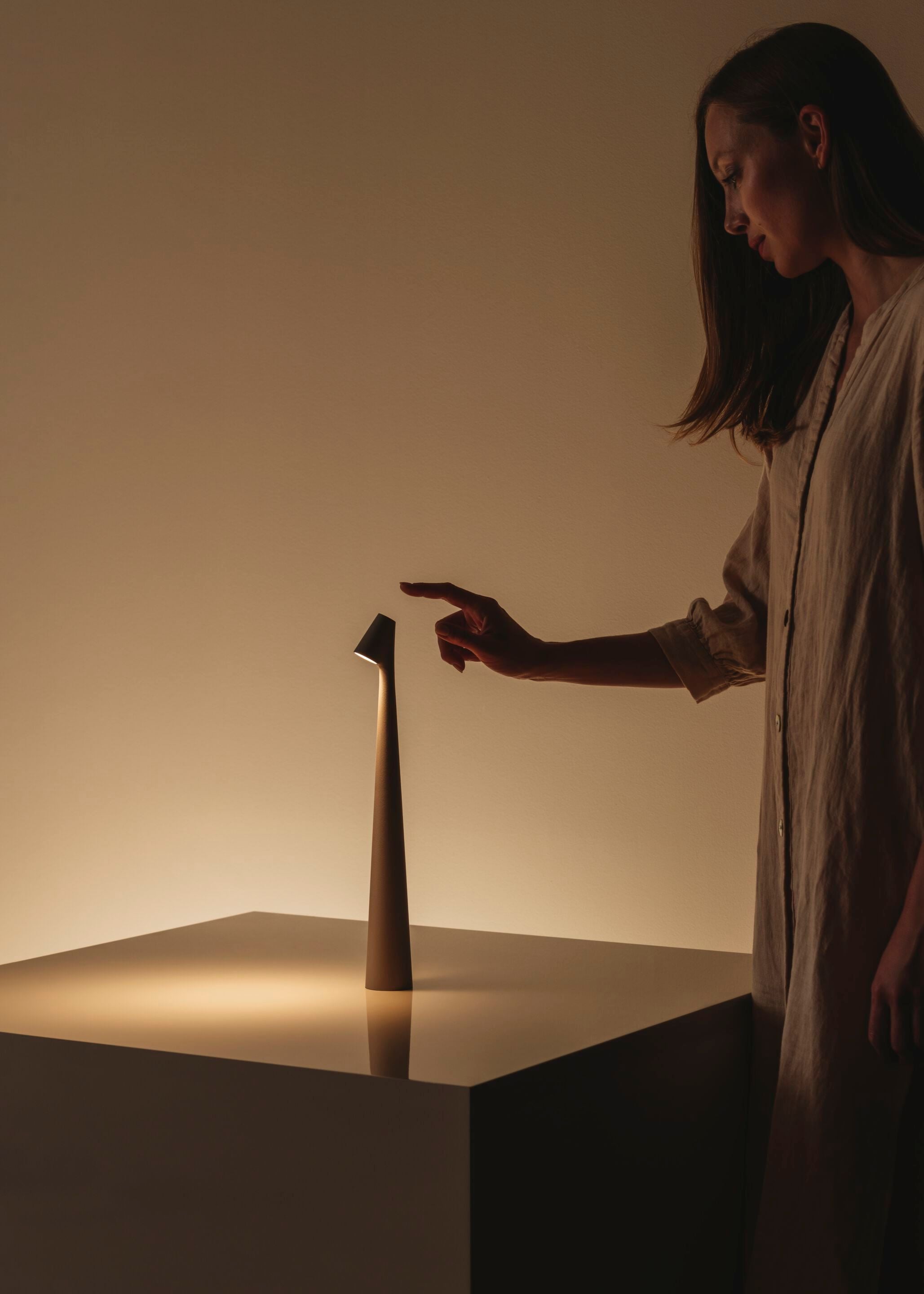 Orioic Acrylic Minimalist Table Lamp - Letslighting