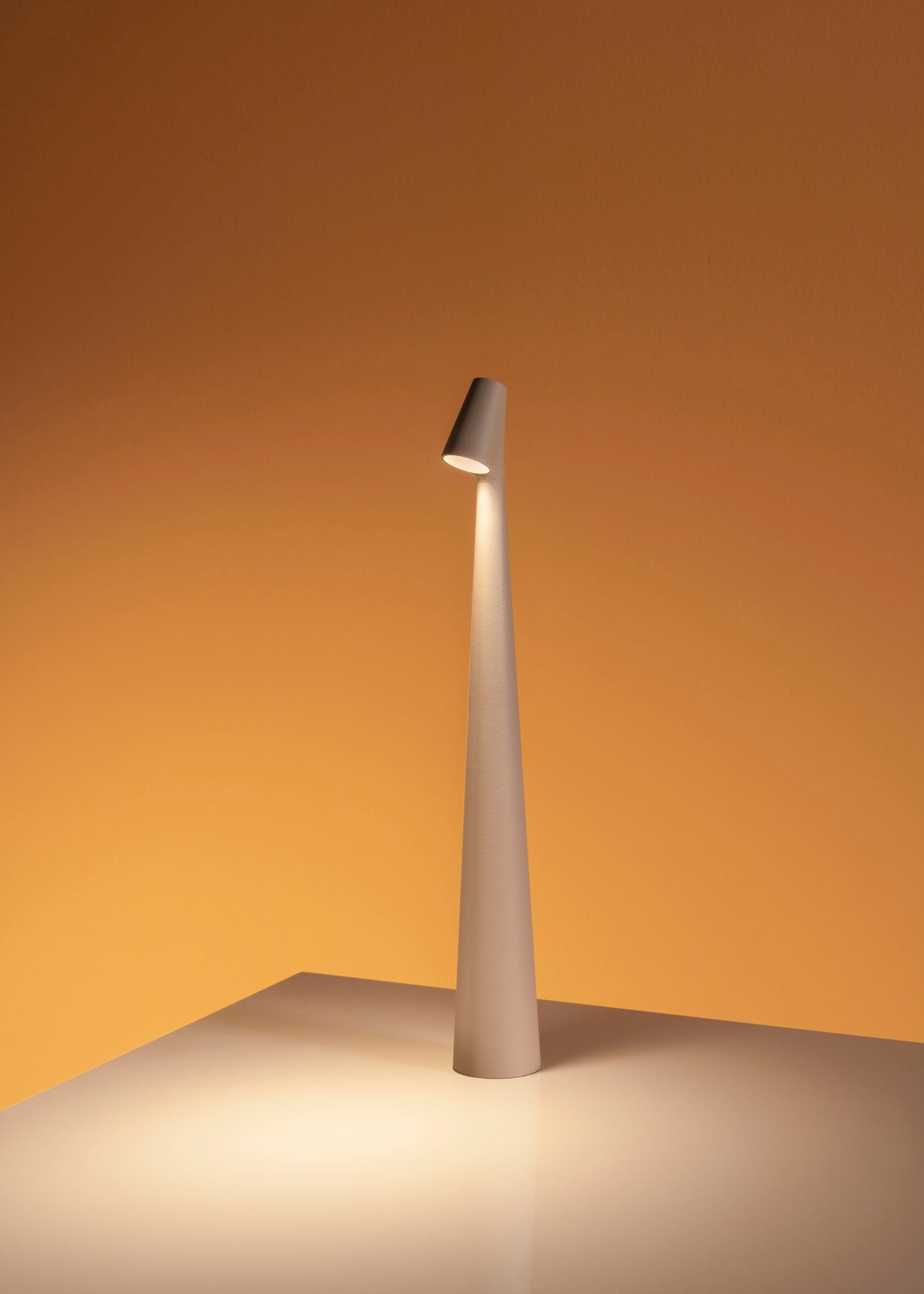 Orioic Acrylic Minimalist Table Lamp - Letslighting