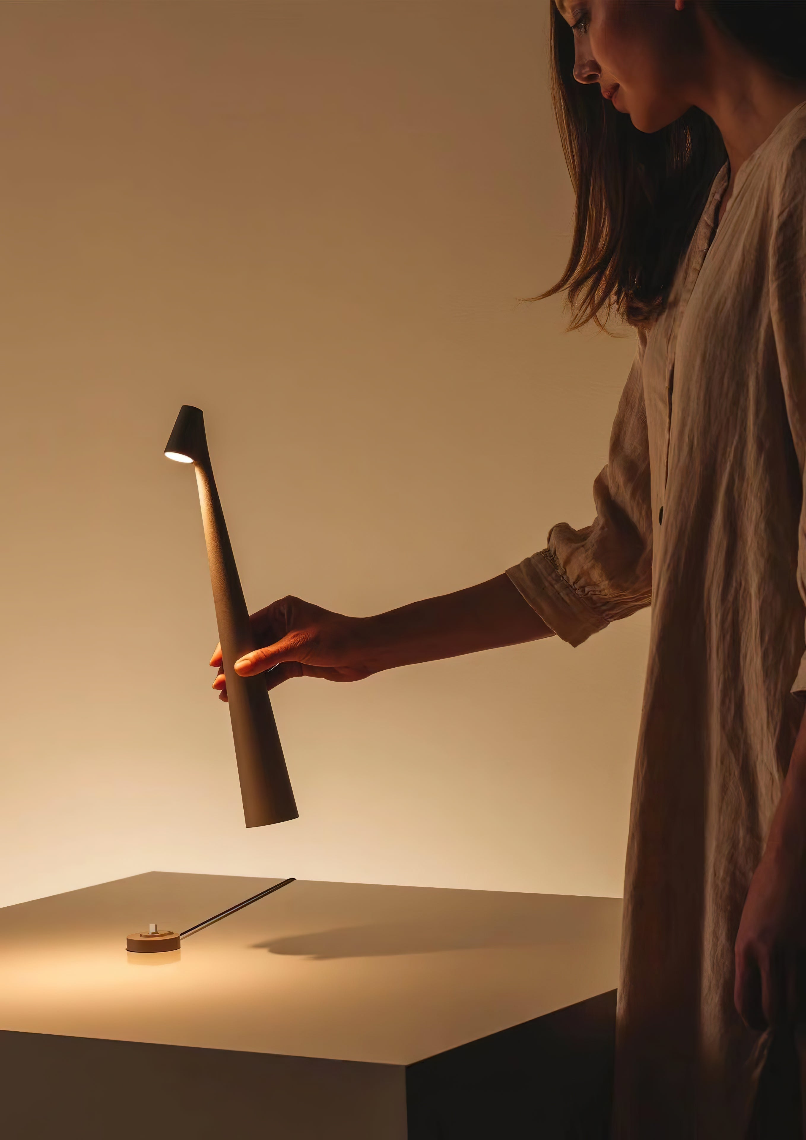 Orioic Acrylic Minimalist Table Lamp - Letslighting