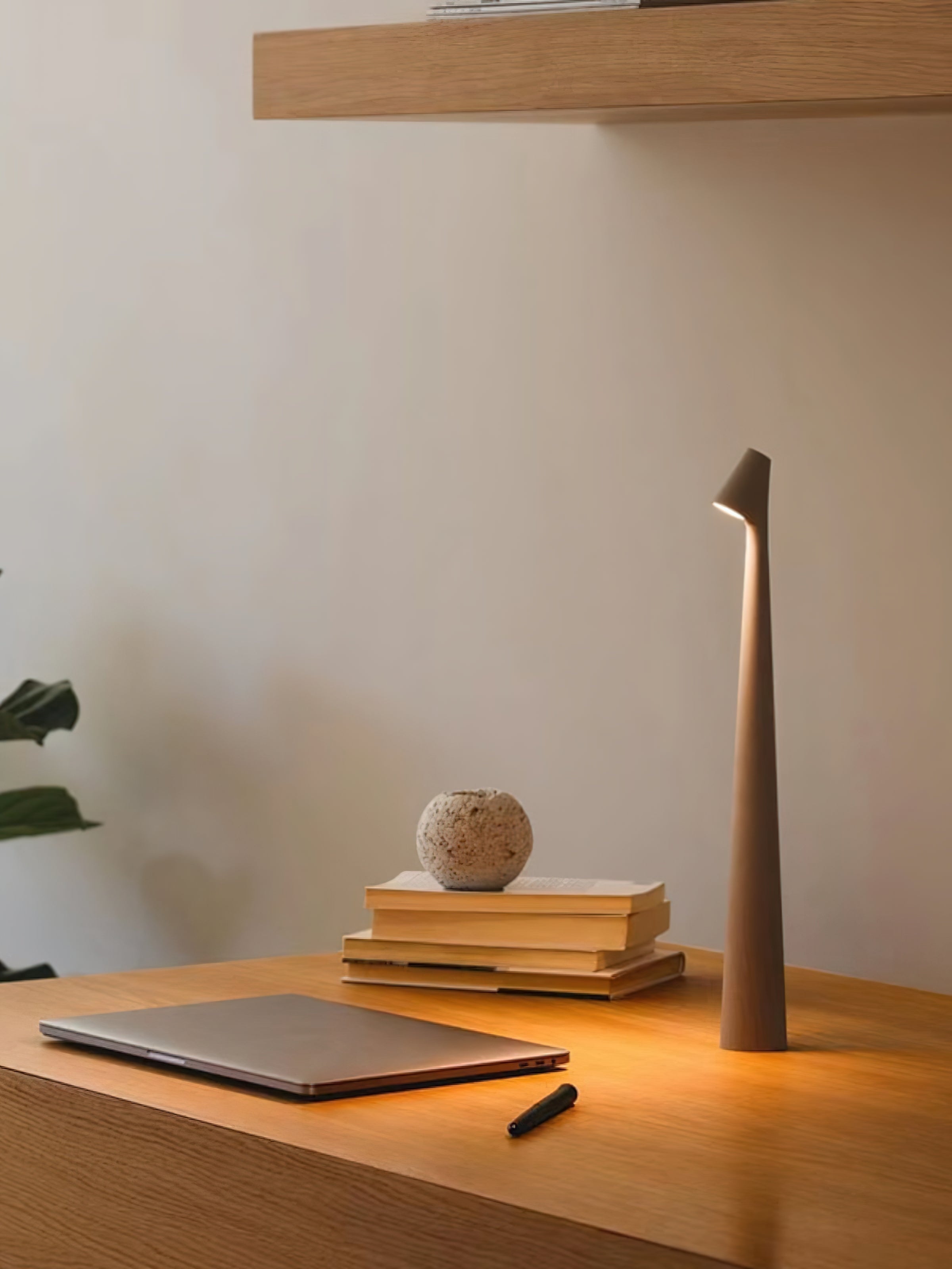 Orioic Acrylic Minimalist Table Lamp - Letslighting