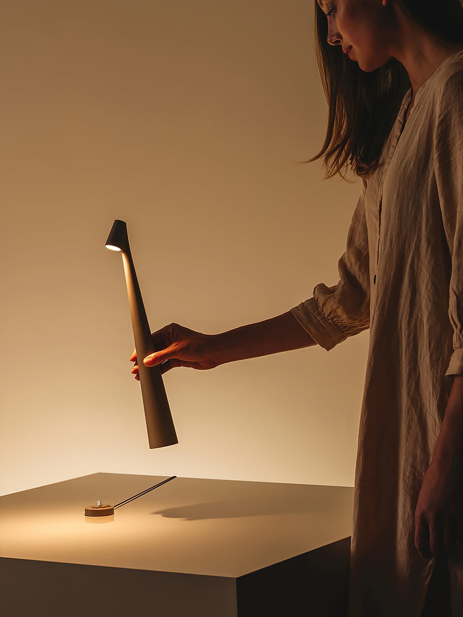 Orioic Acrylic Minimalist Table Lamp - Letslighting