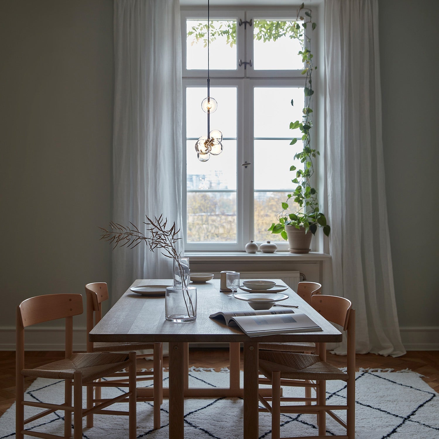 Lustra Chandelier Glass with Black Steel Linear - Letslighting