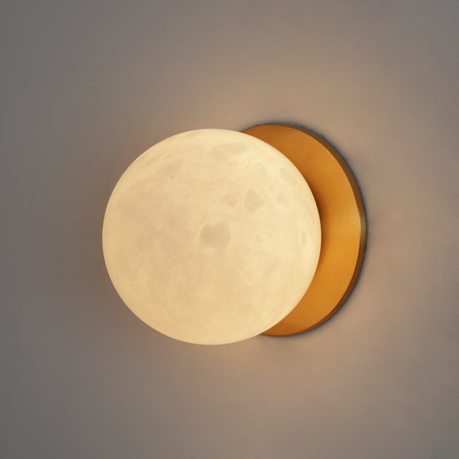 Vevinir Alabaster Globe Wall Light - Letslighting