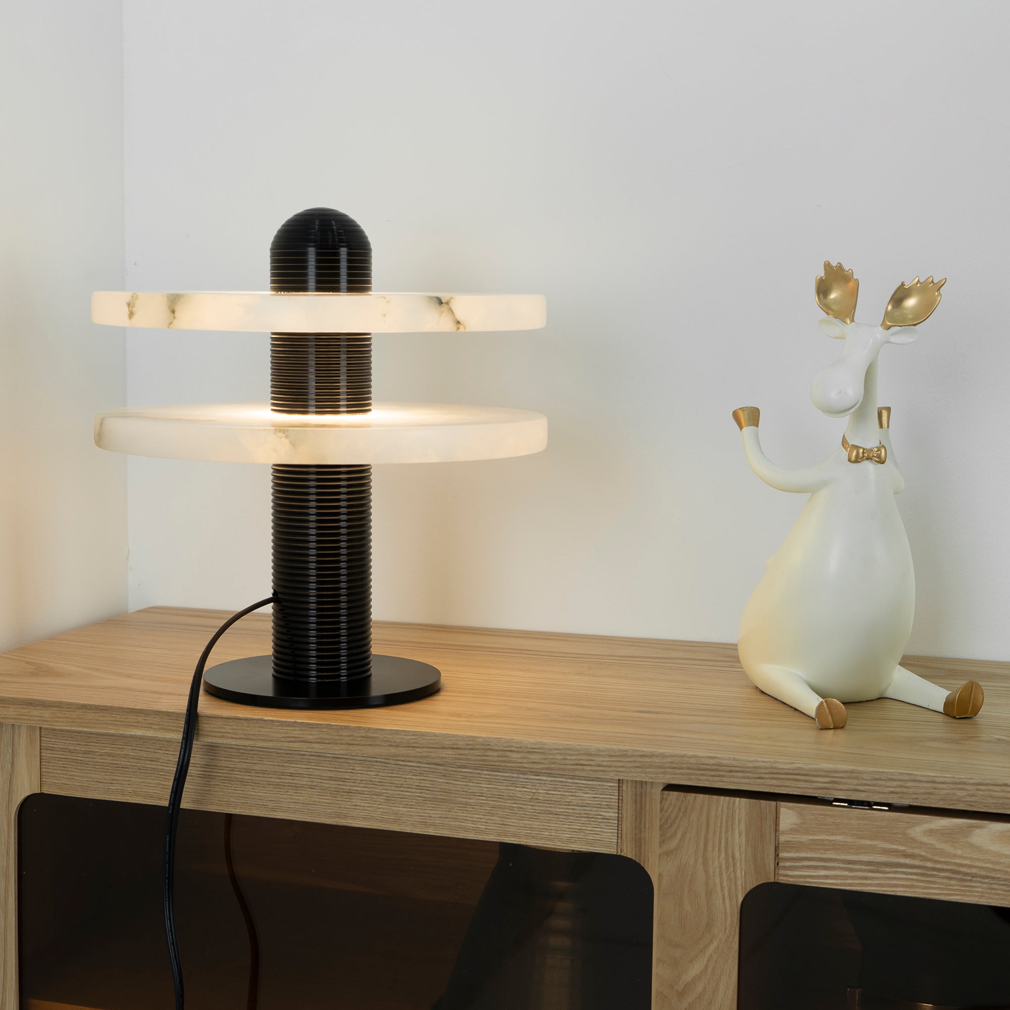 Nerio Modern Alabaster Table Lamp - Letslighting