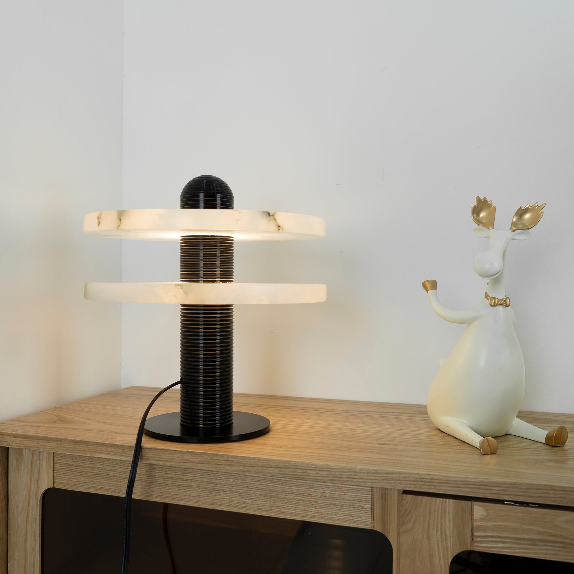 Nerio Modern Alabaster Table Lamp - Letslighting