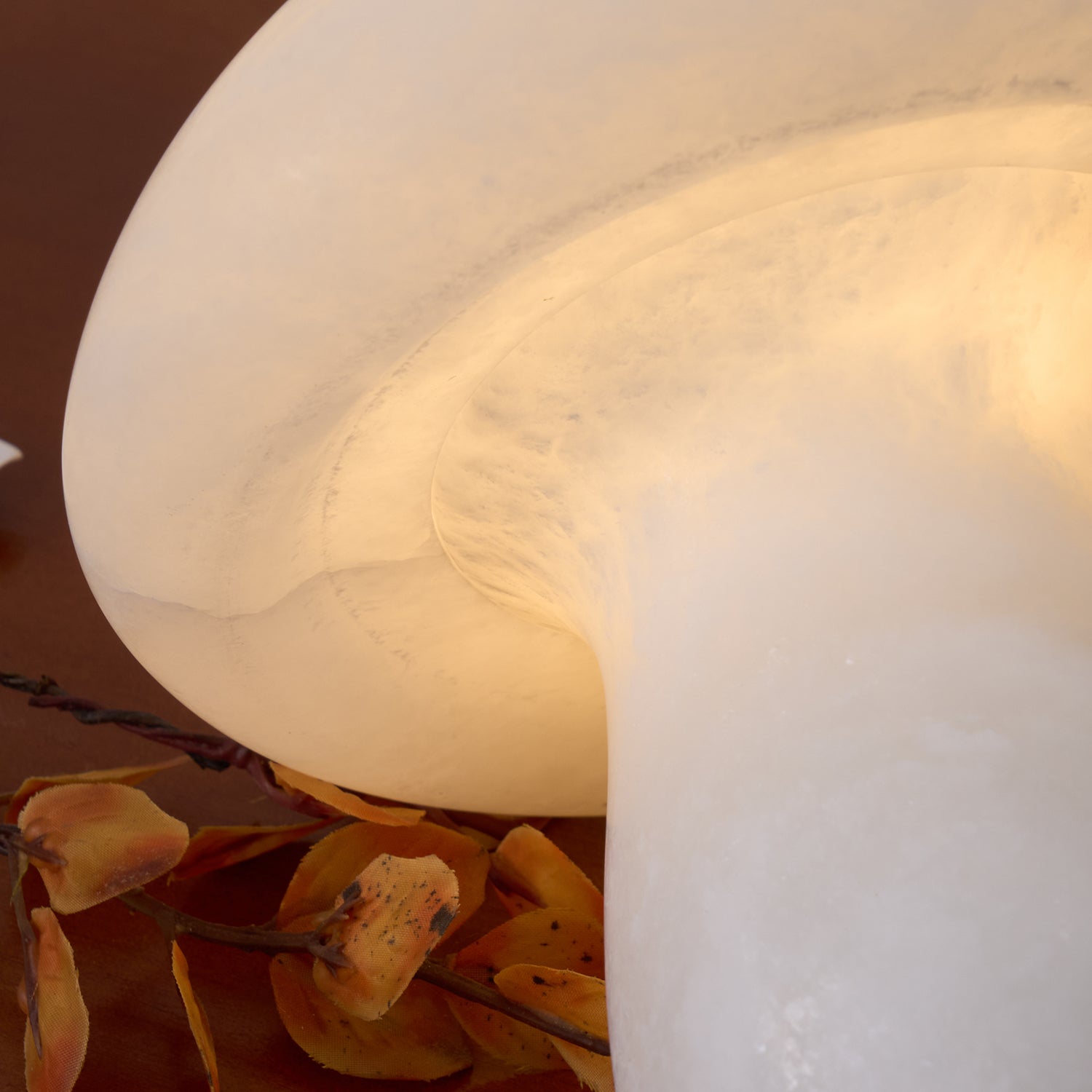 Nera Alabaster Table Lamp - Letslighting