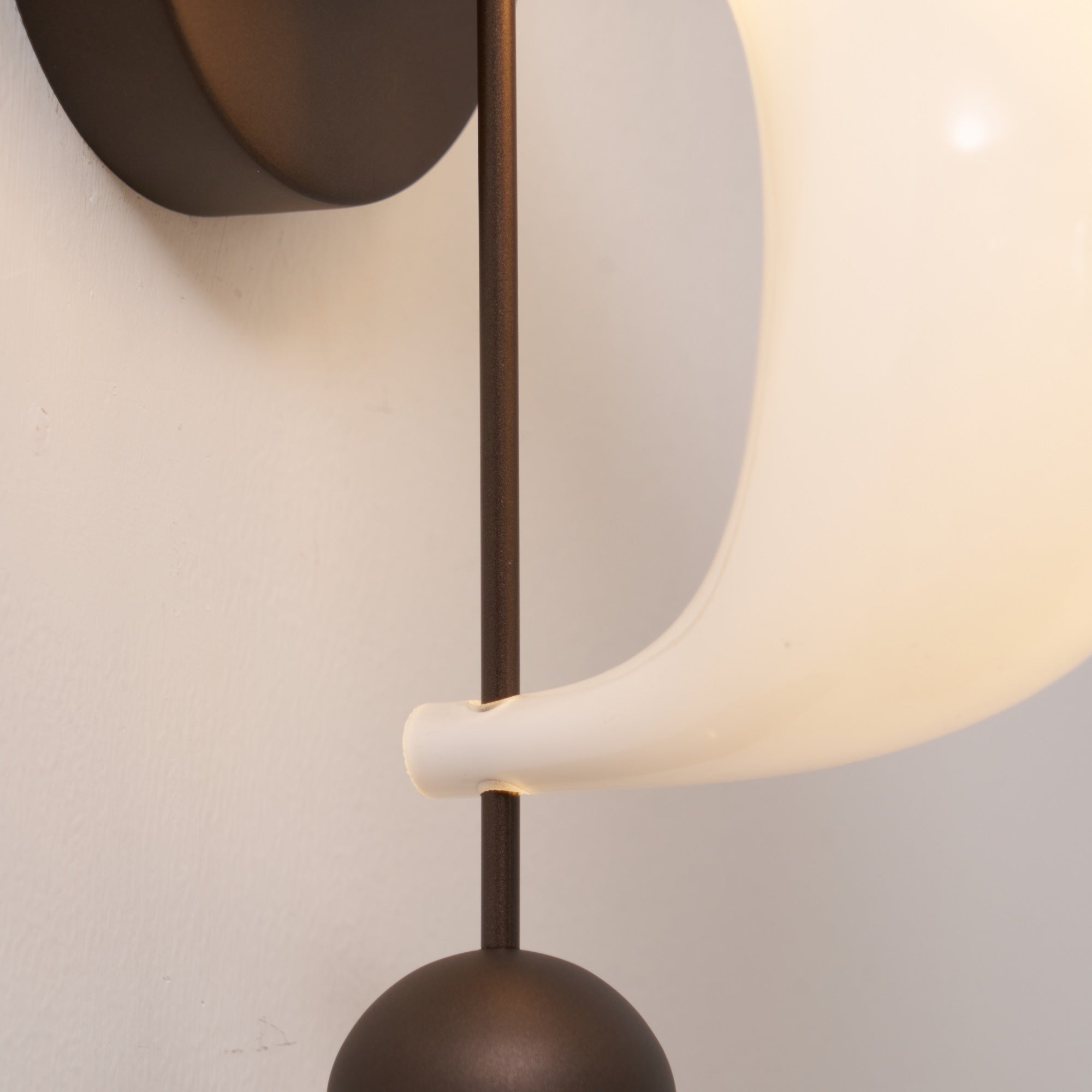 Viphaor Premium Elegance Art Glass Wall Light - Letslighting