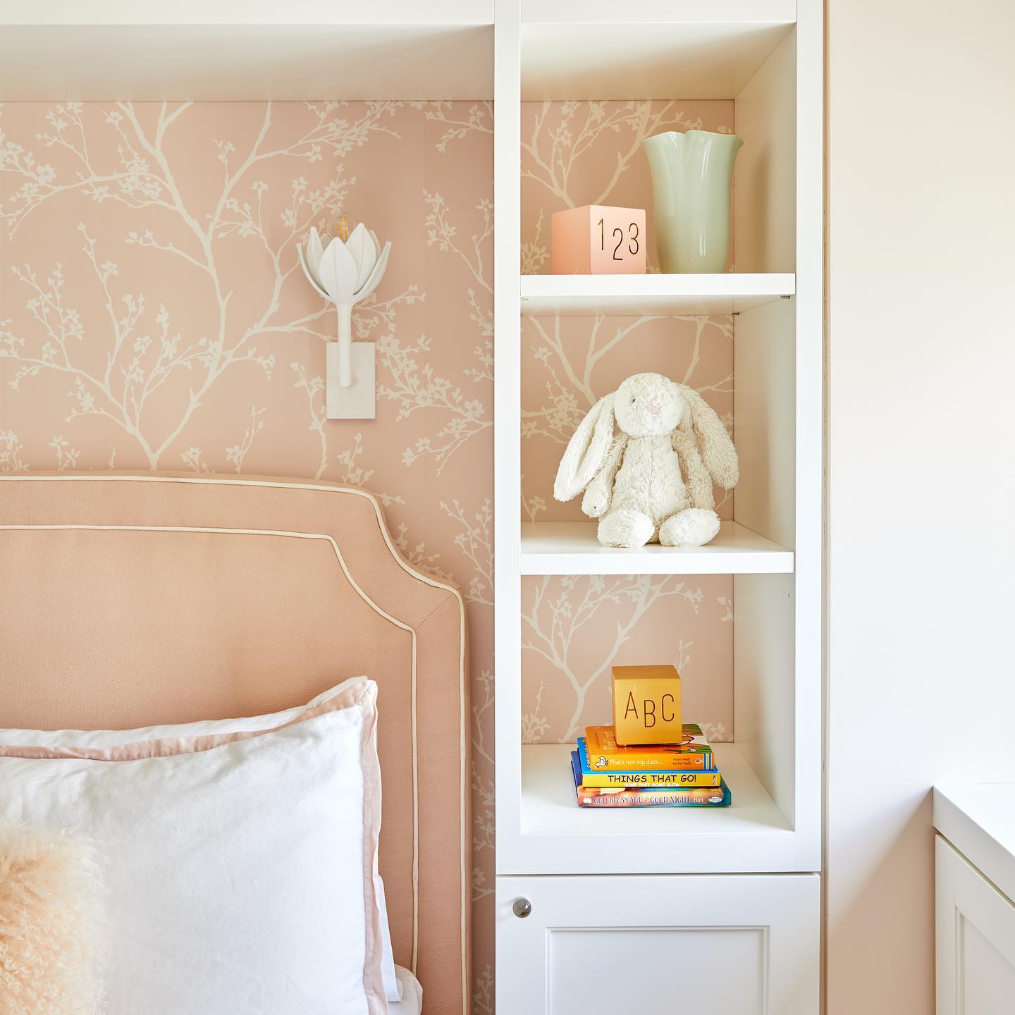 Kristy Wall Lamp Flower