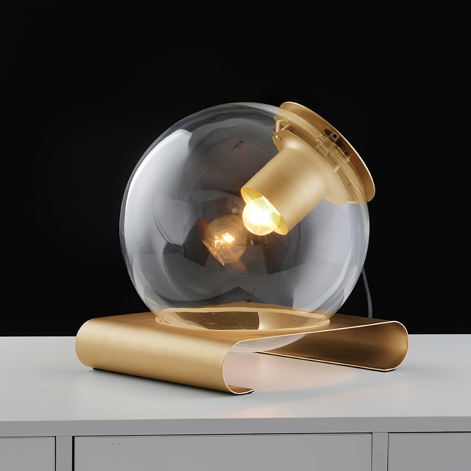 Chris Modern Table Lamp - Letslighting