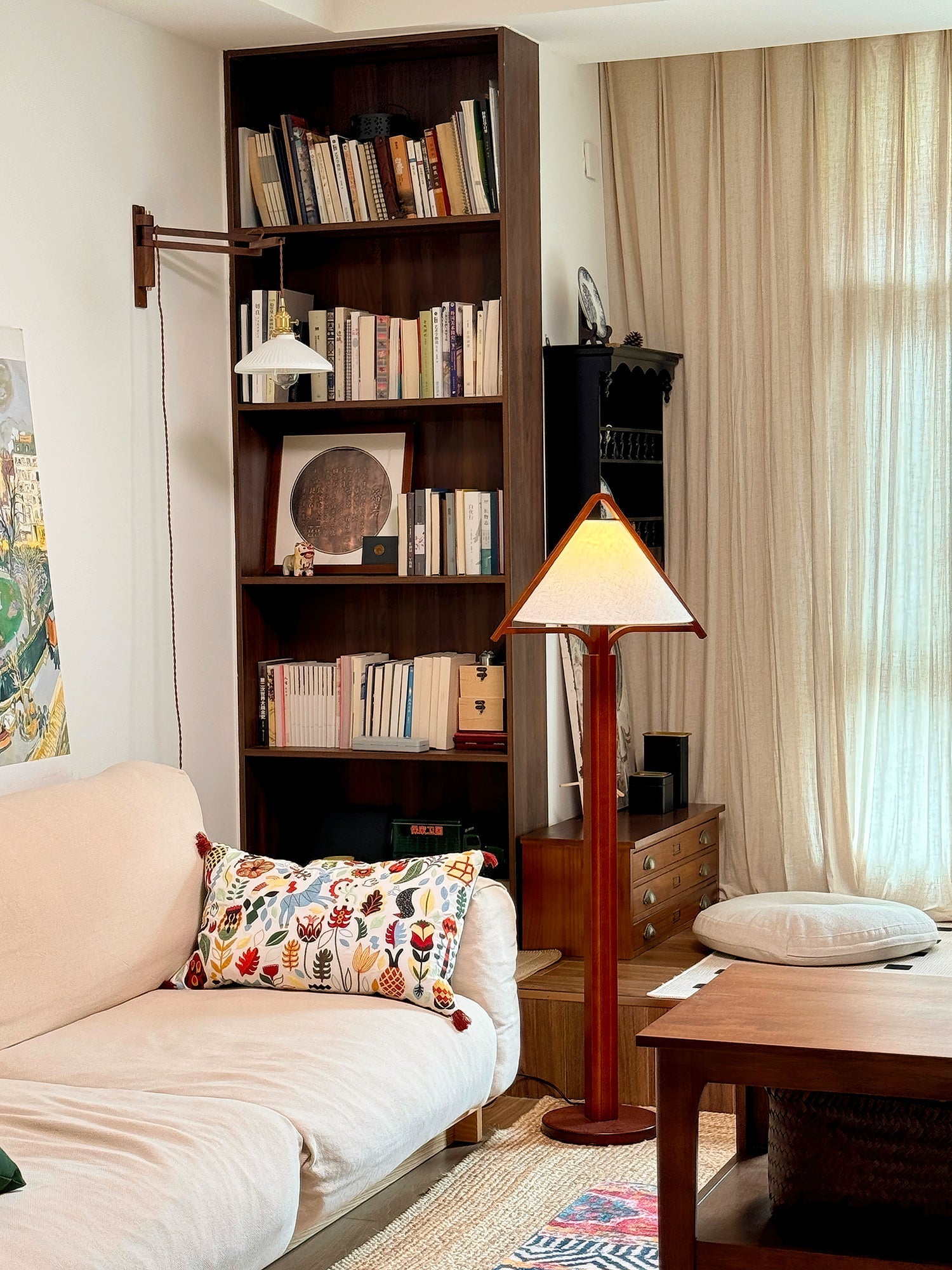 Ersolan Triangular Wood & Fabric Floor Lamp - Blowlighting