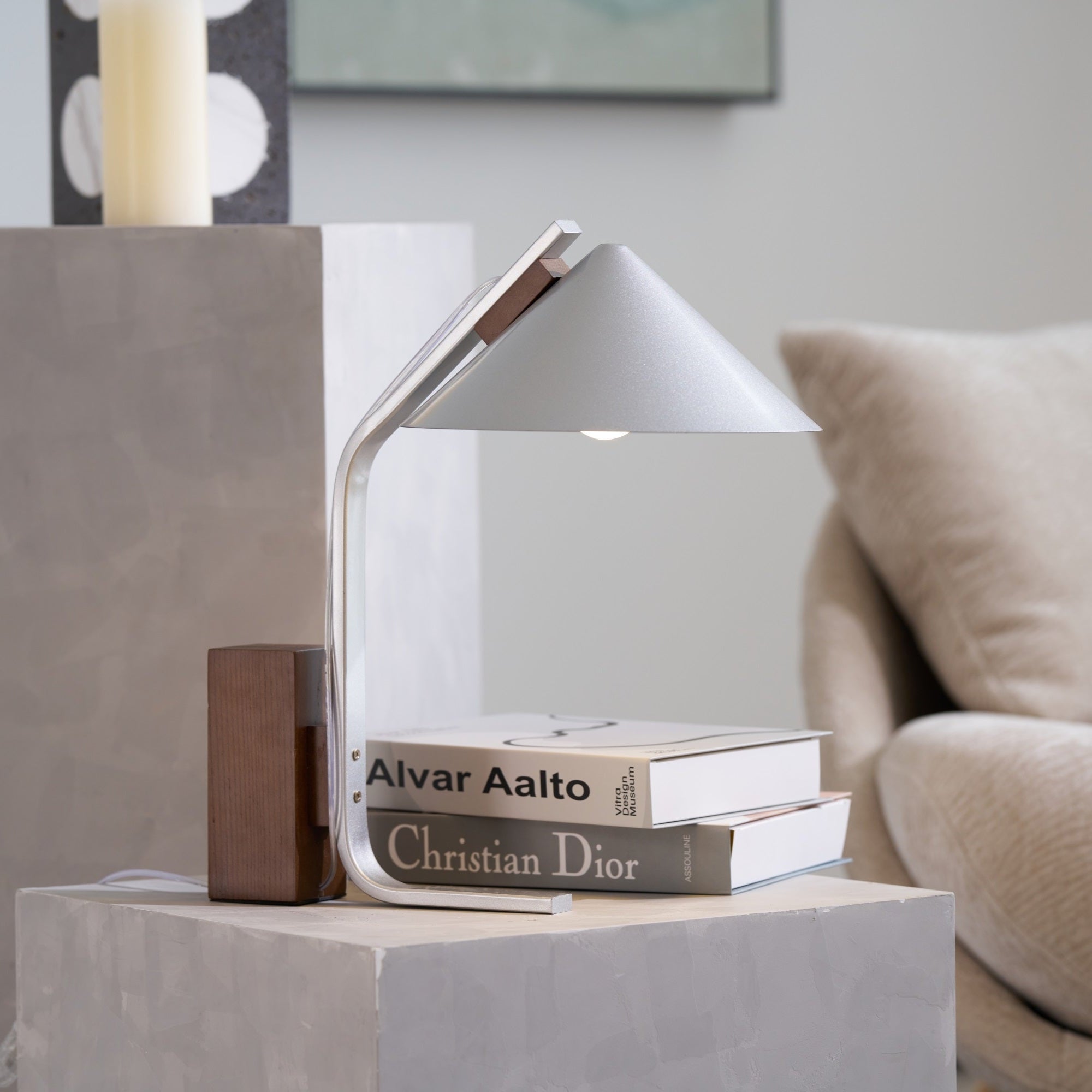 Ryan Modern Table Lamp - Letslighting
