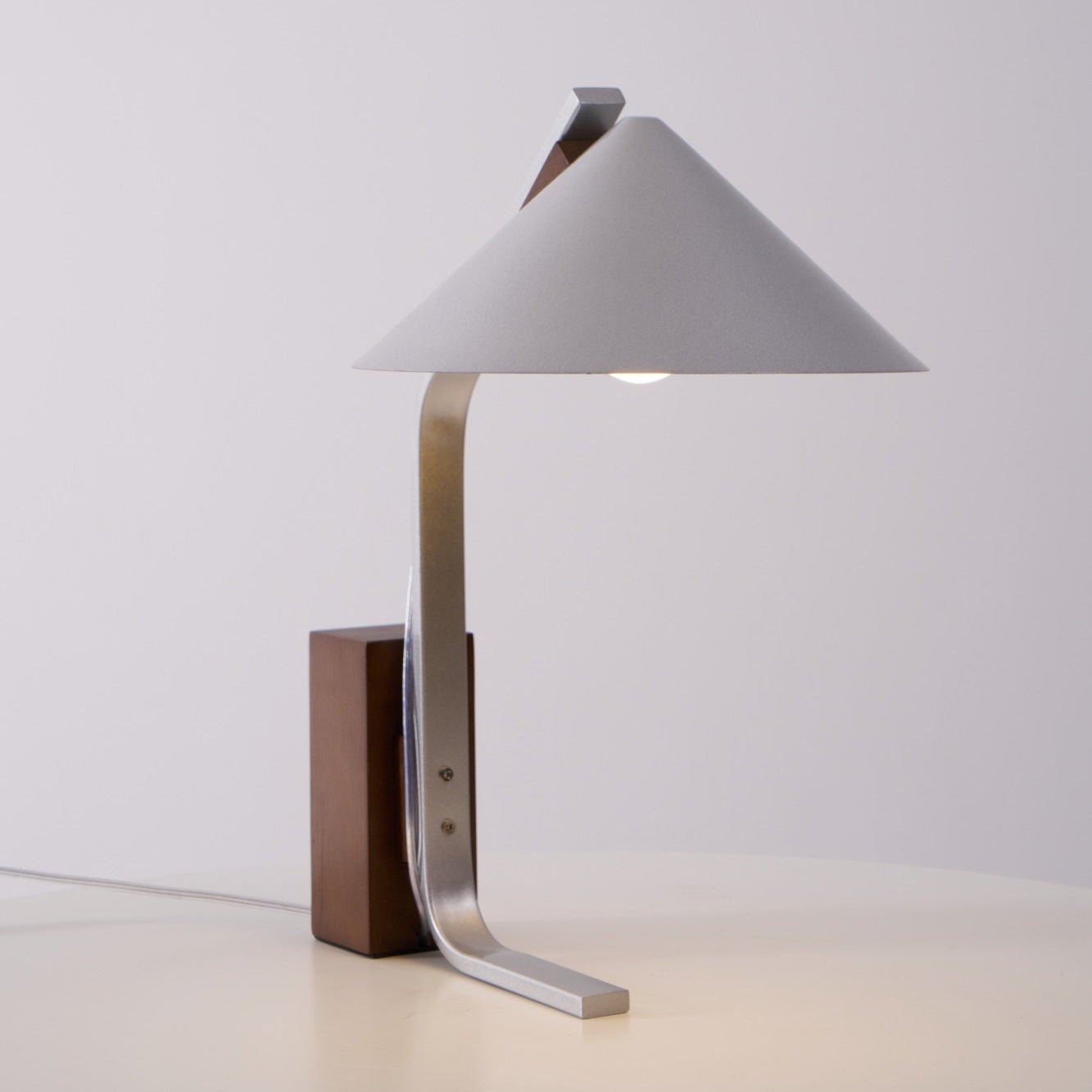 Ryan Modern Table Lamp - Letslighting