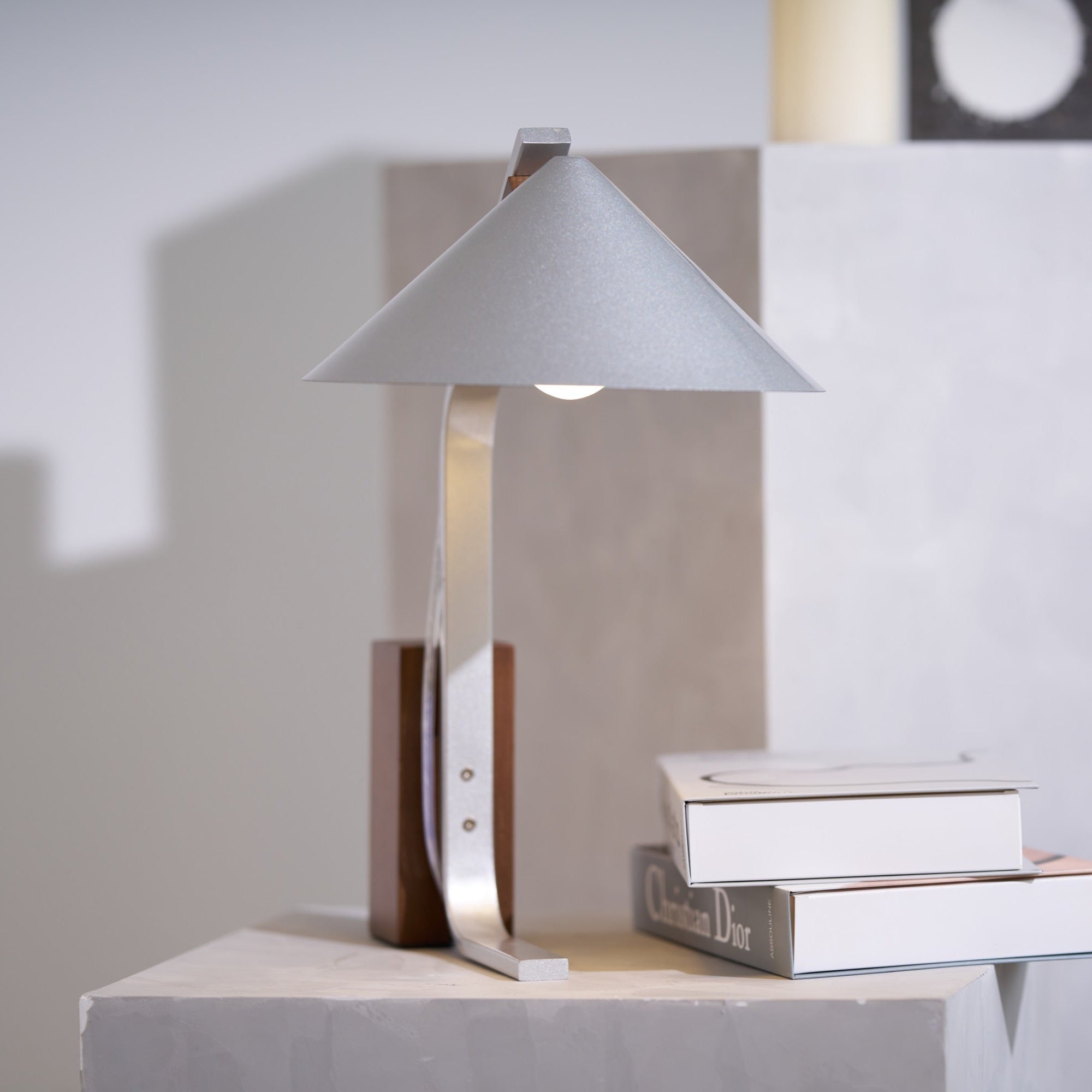 Ryan Modern Table Lamp - Letslighting