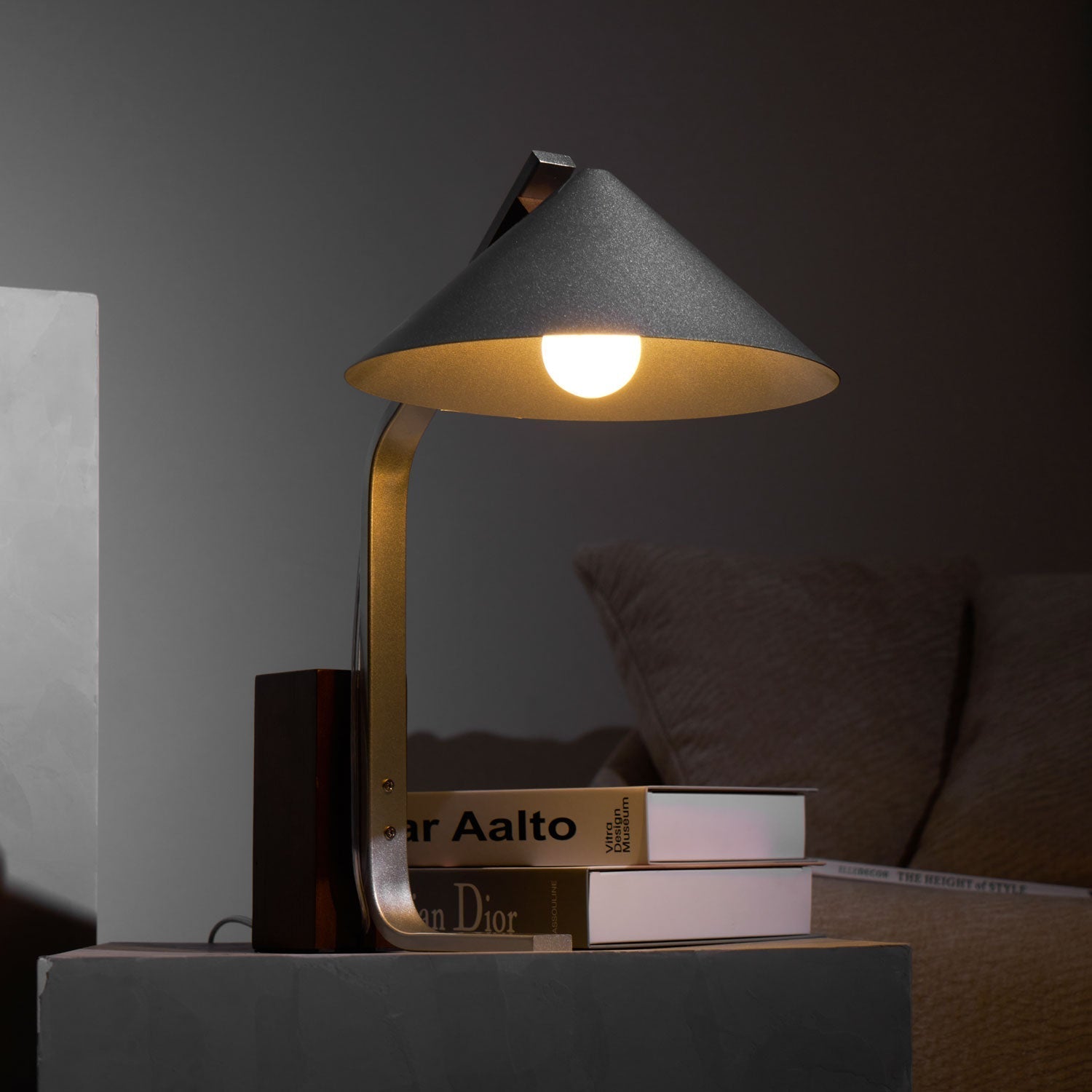 Ryan Modern Table Lamp - Letslighting