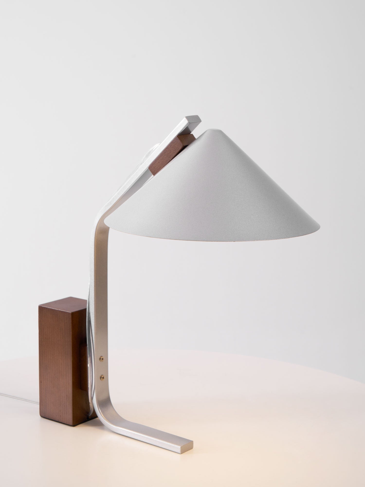 Ryan Modern Table Lamp - Letslighting