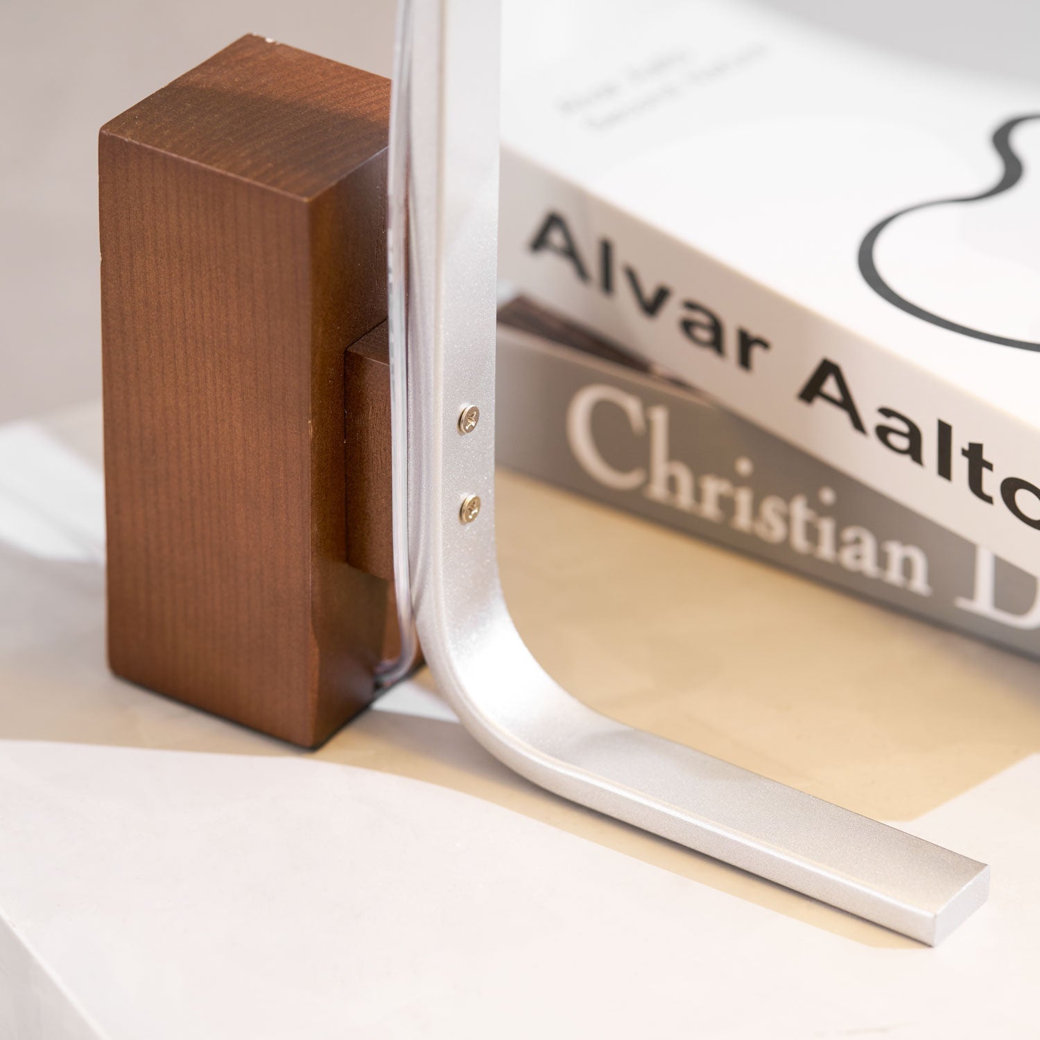 Ryan Modern Table Lamp - Letslighting