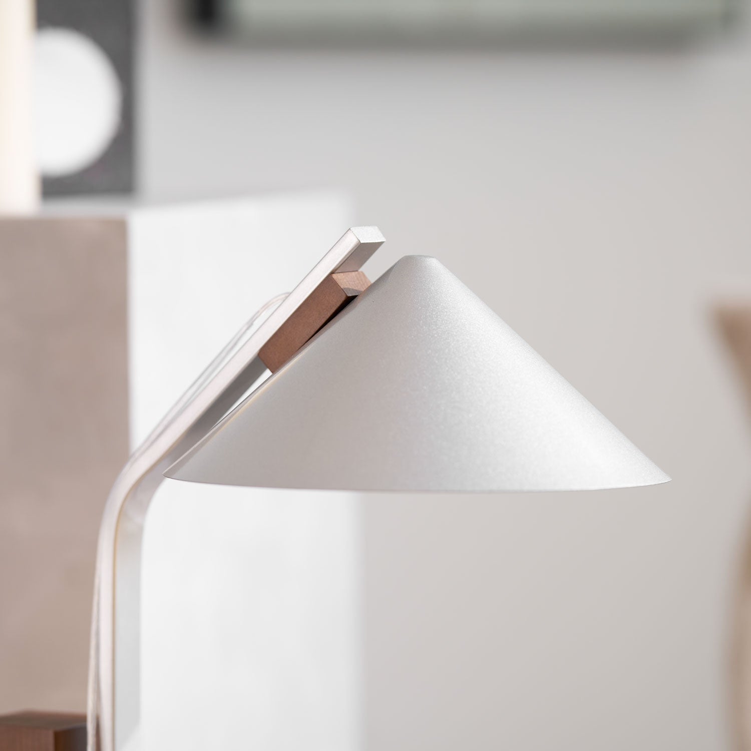 Ryan Modern Table Lamp - Letslighting