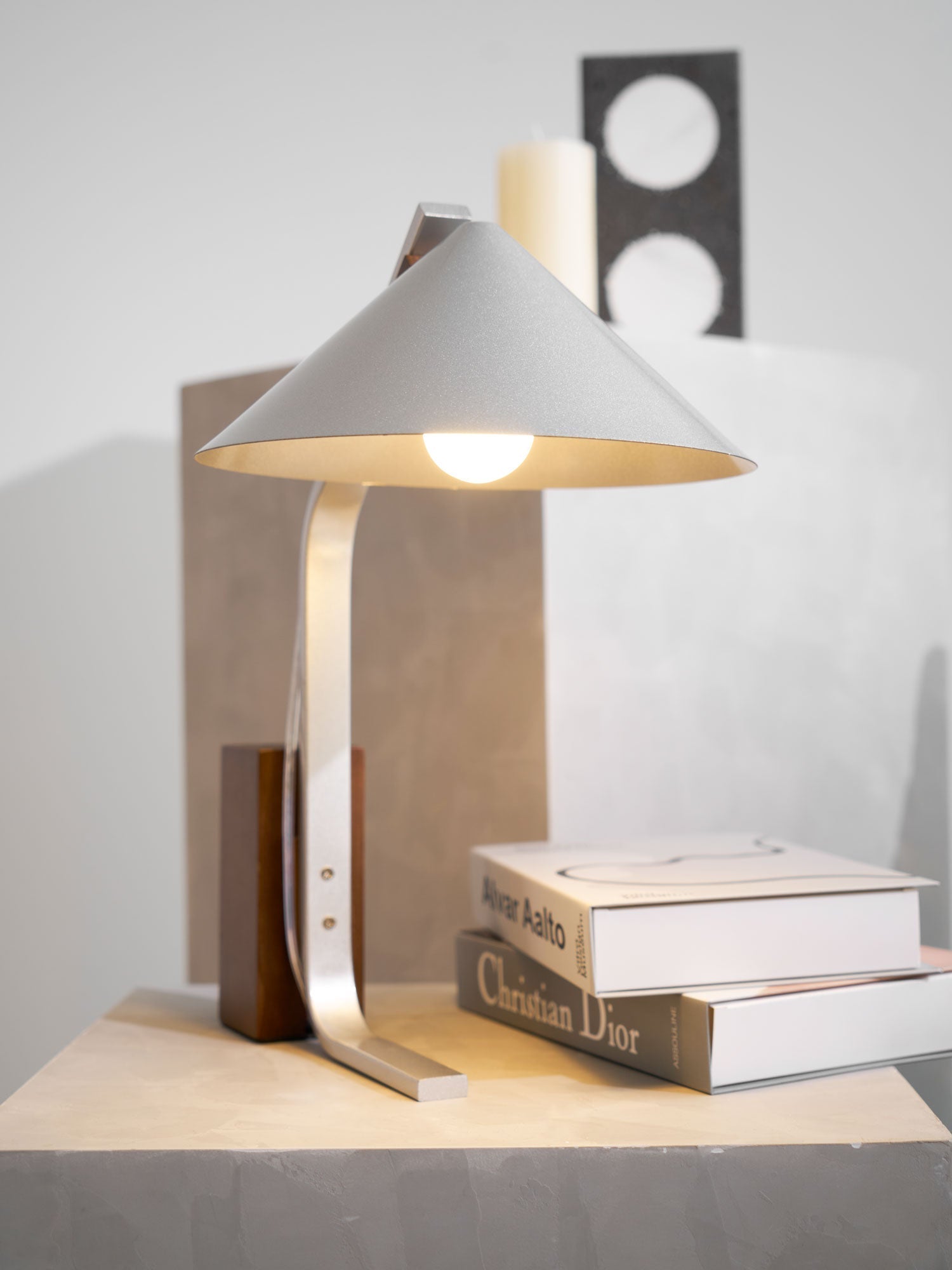 Ryan Modern Table Lamp - Letslighting