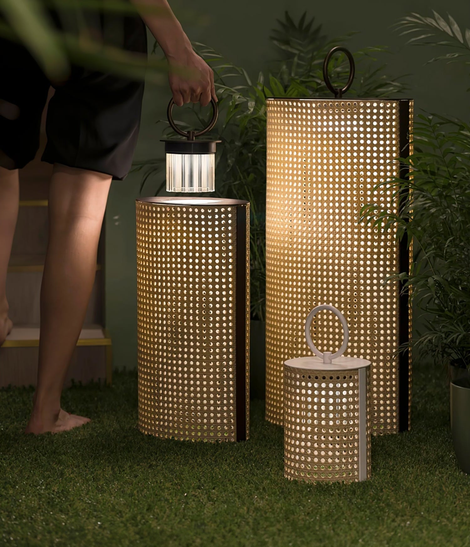 Arlette Solar Outdoor Lantern Lamp - Letslighting