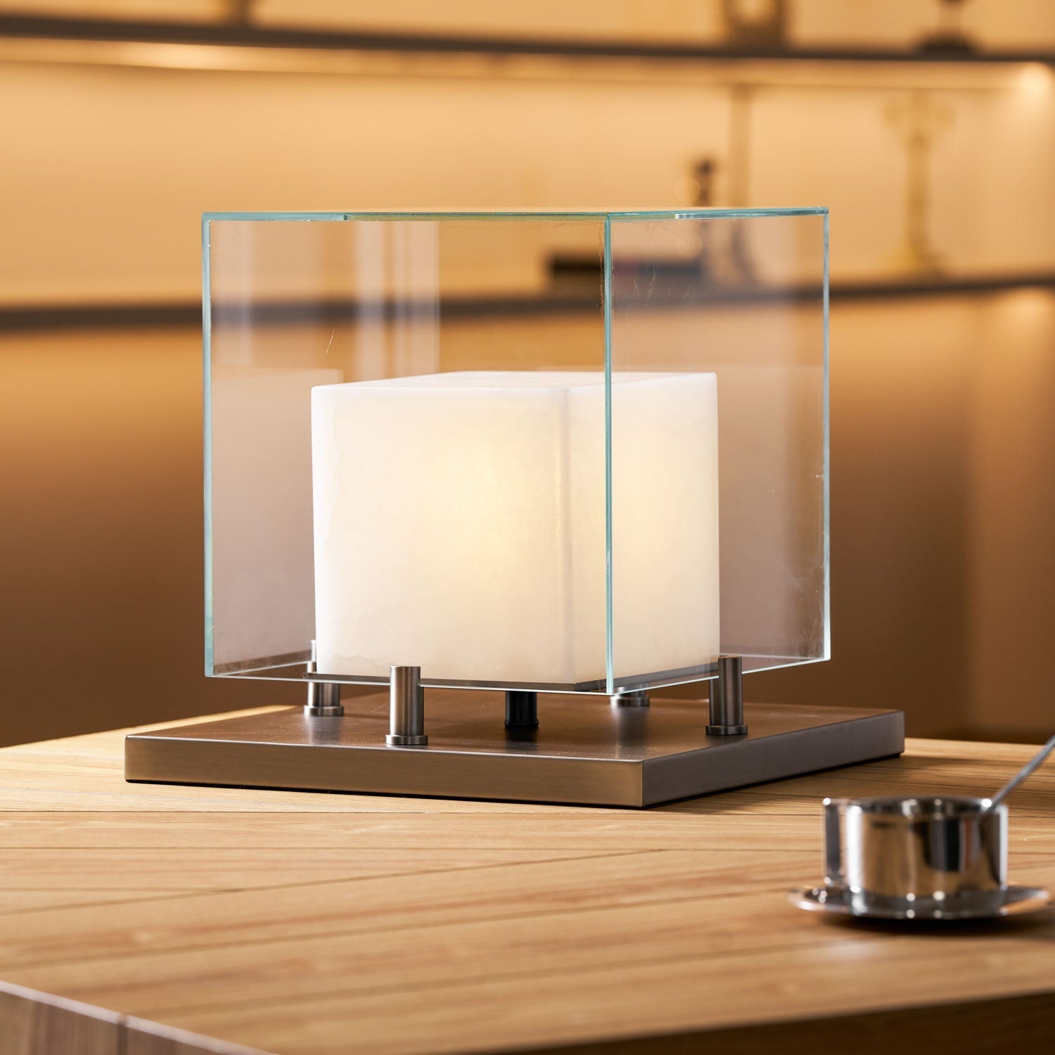Arqra Modern Alabaster Table Lamp