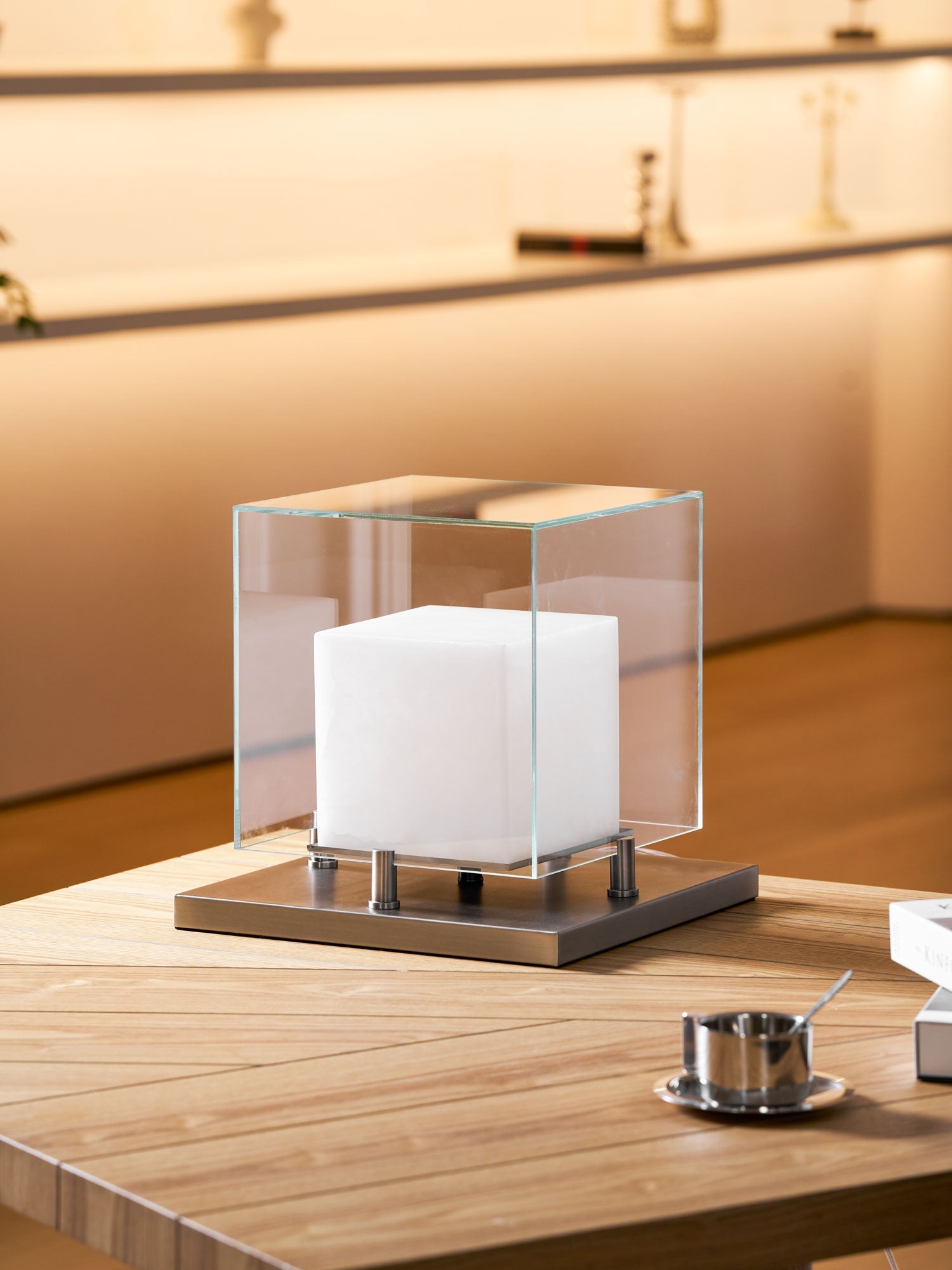 Arqra Modern Alabaster Table Lamp