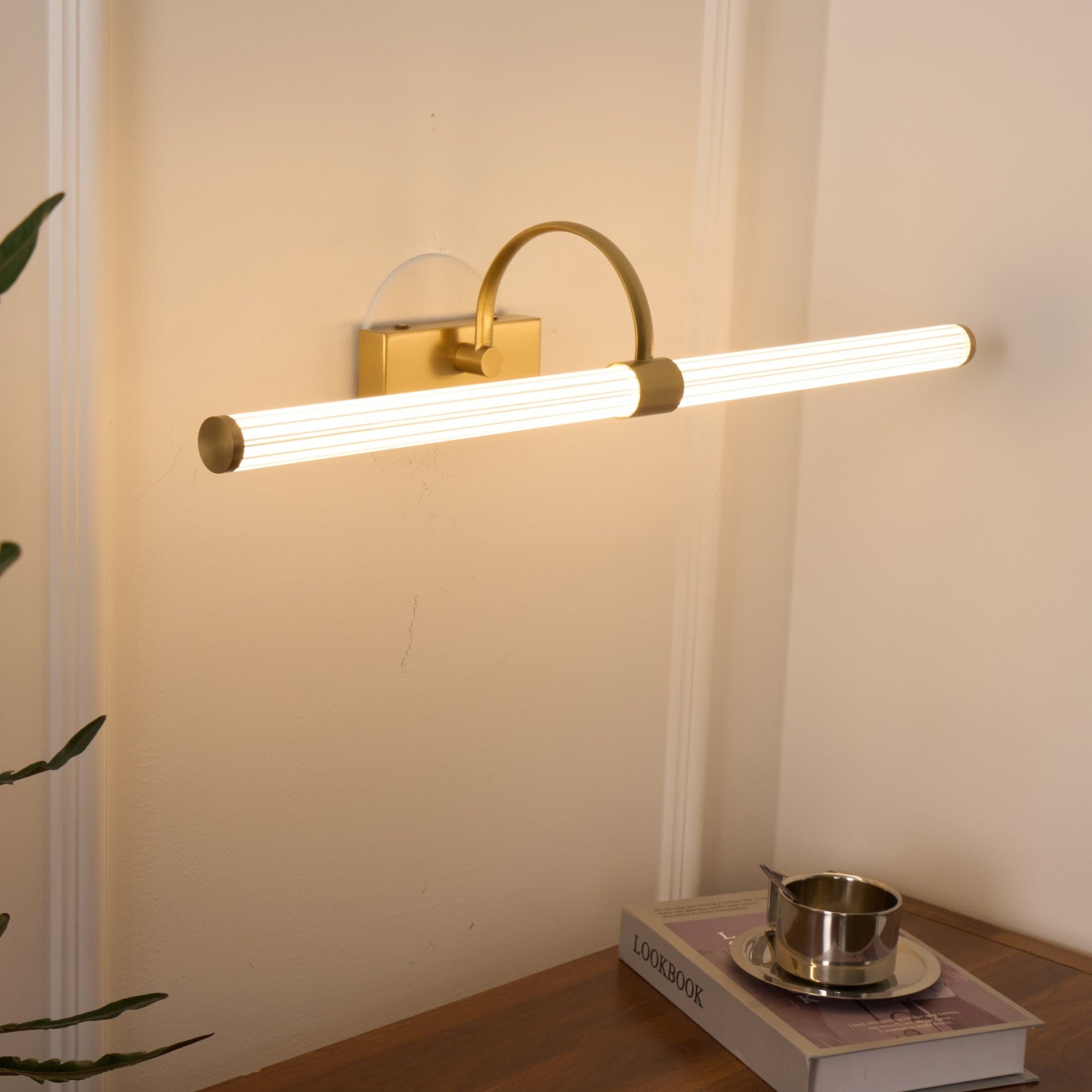 Beryl Modern Minimalist Brass Wall Light - Letslighting