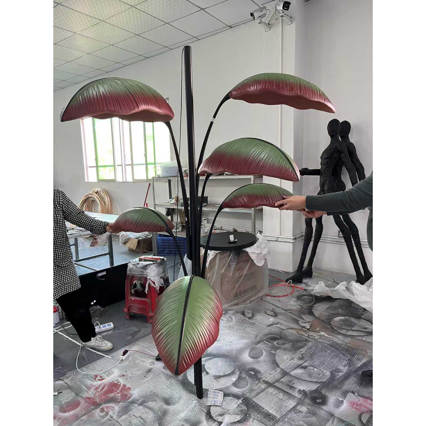 Rauduvyu Modern Minimalist Leaf Black Chandelier - Letslighting