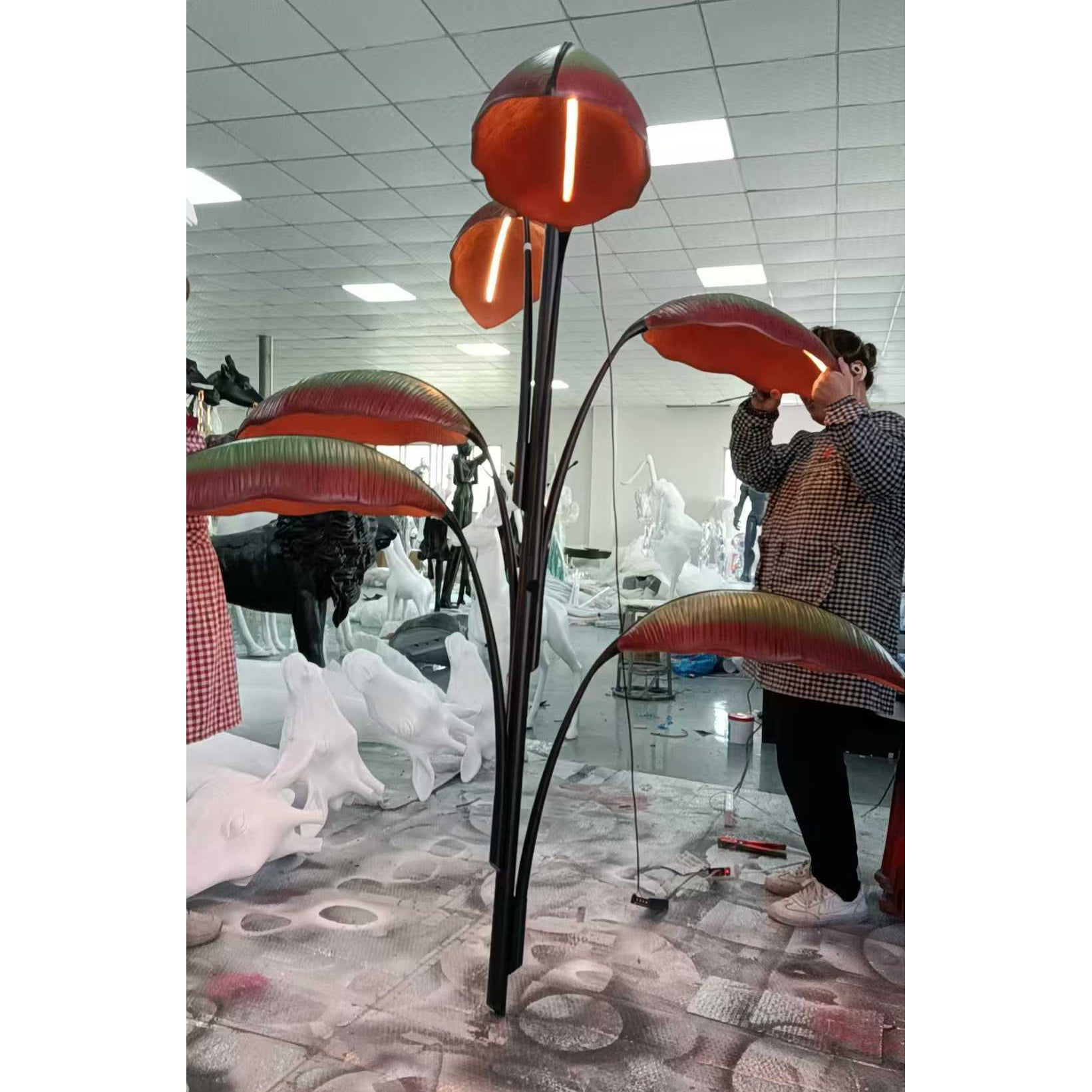 Rauduvyu Modern Minimalist Leaf Black Chandelier - Letslighting