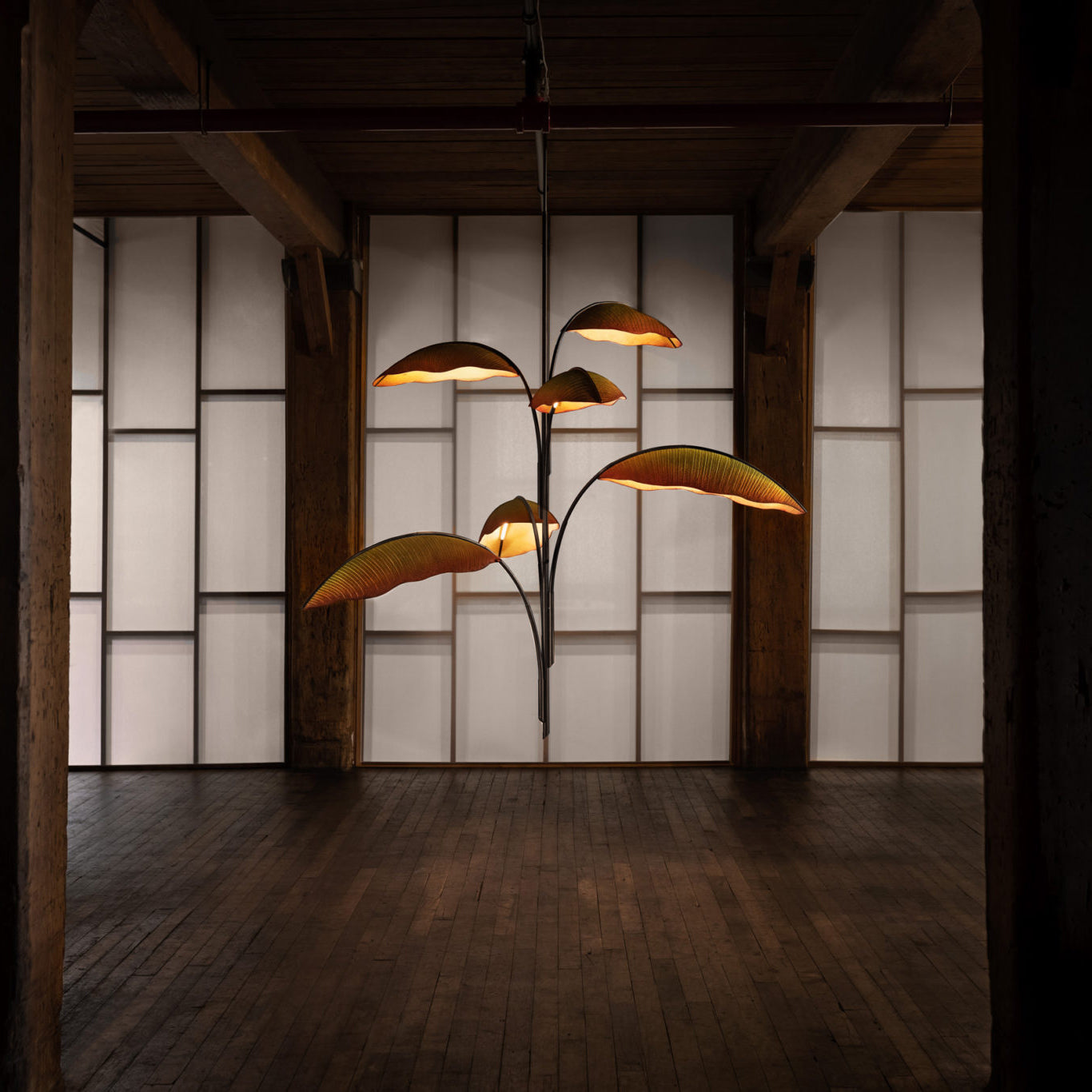 Rauduvyu Modern Minimalist Leaf Black Chandelier - Letslighting