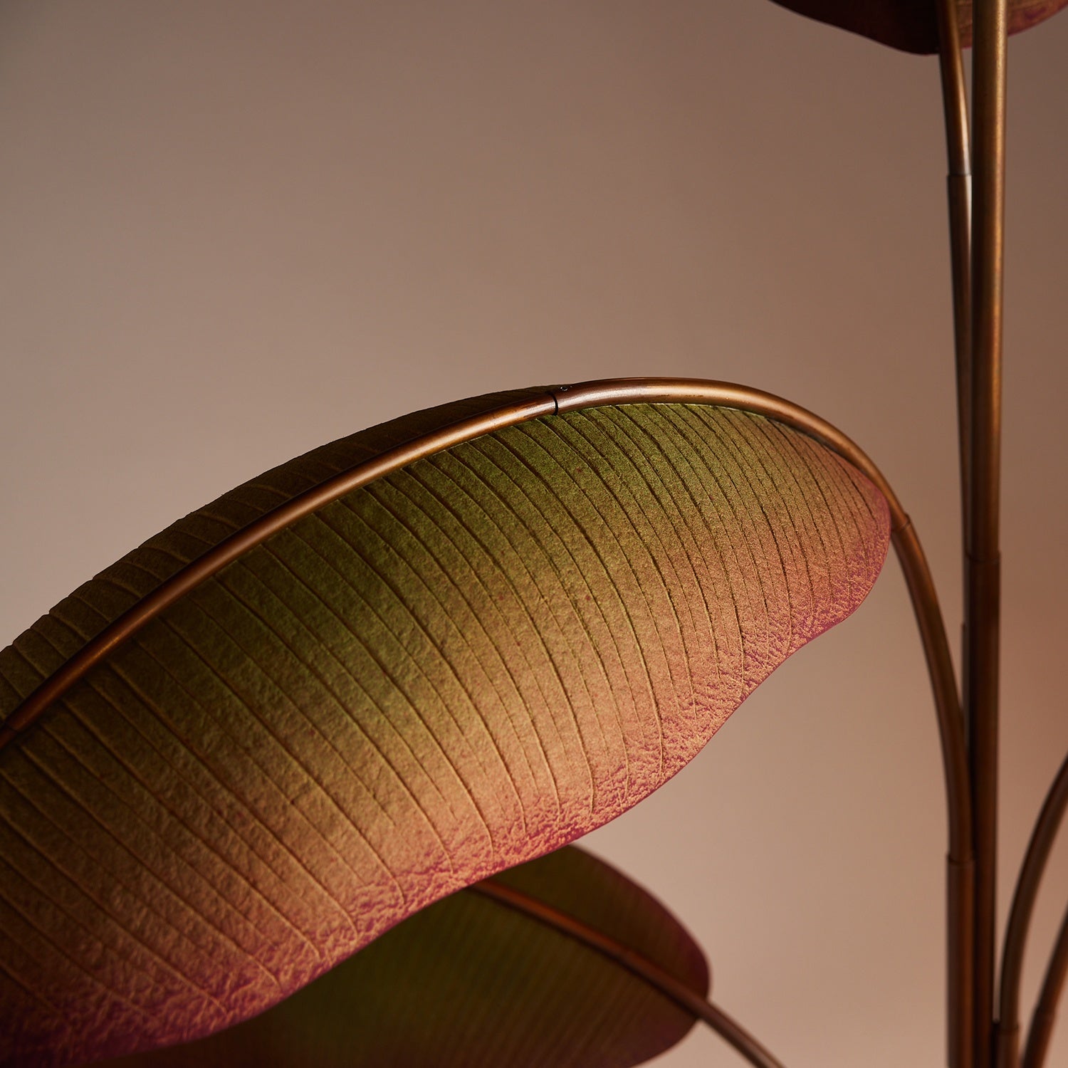 Rauduvyu Modern Minimalist Leaf Black Chandelier - Letslighting