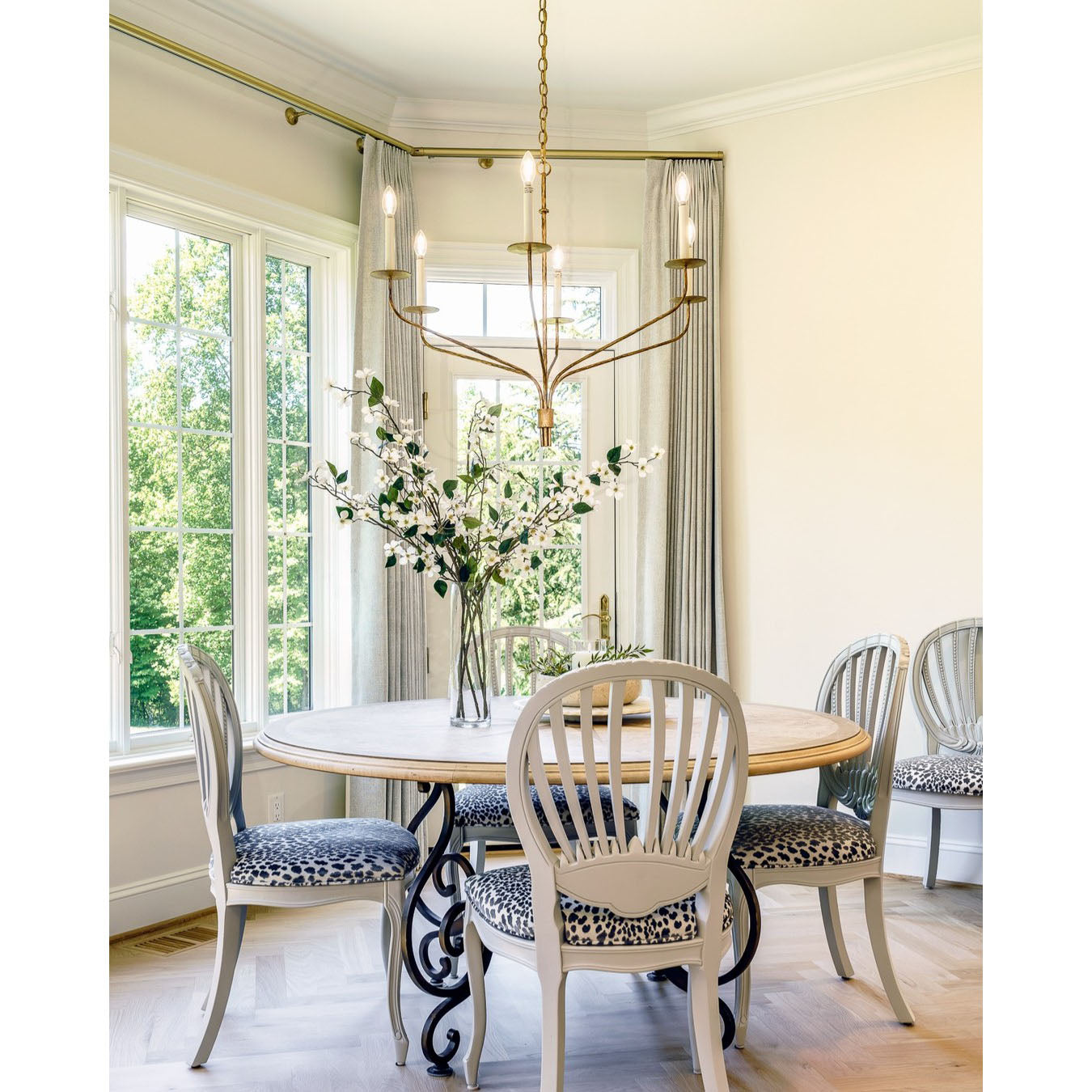 Caeluvyh Vintage Industrial Black Chandelier - Letslighting