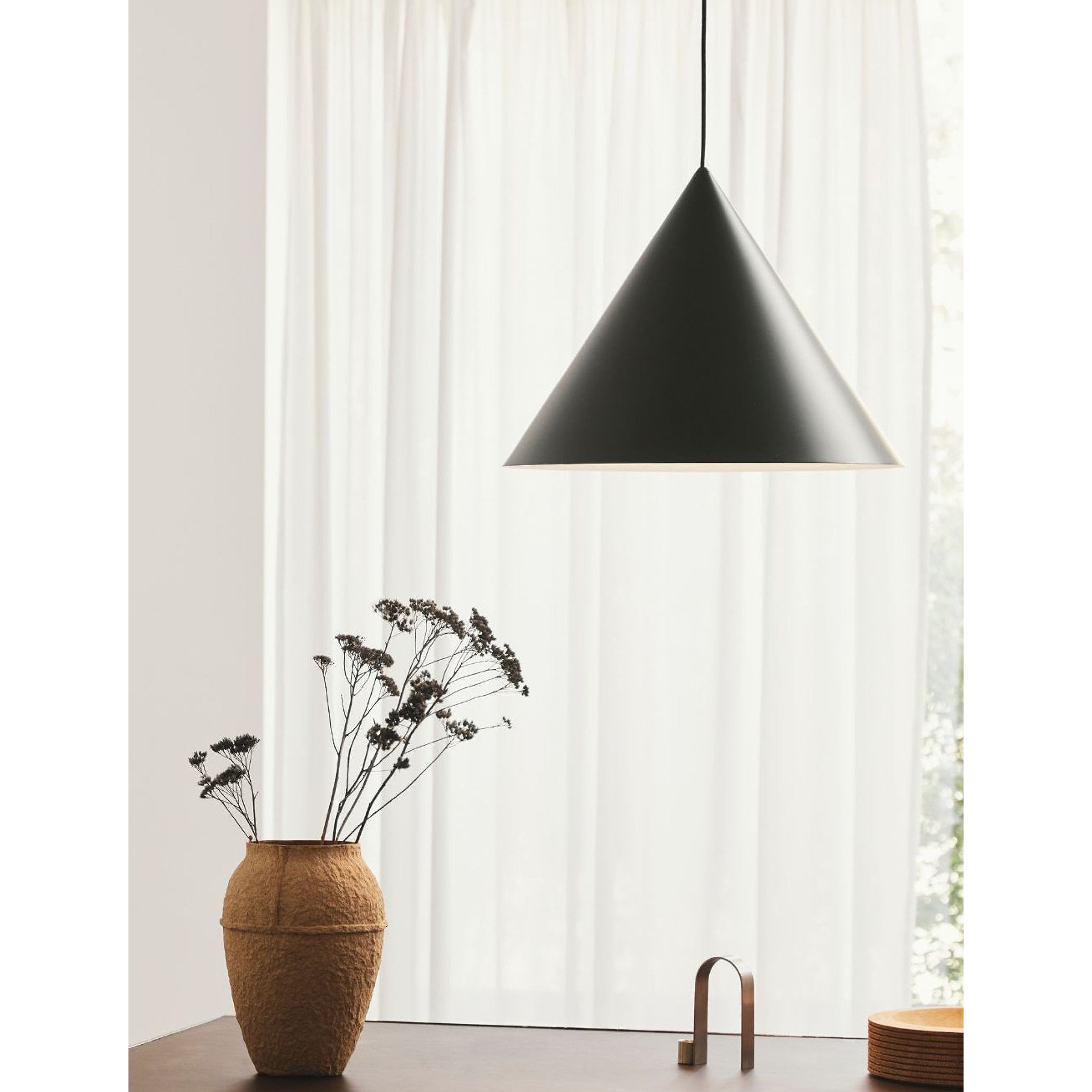 Caeluvyu Modern Minimalist Dark Pendant Lamp - Letslighting