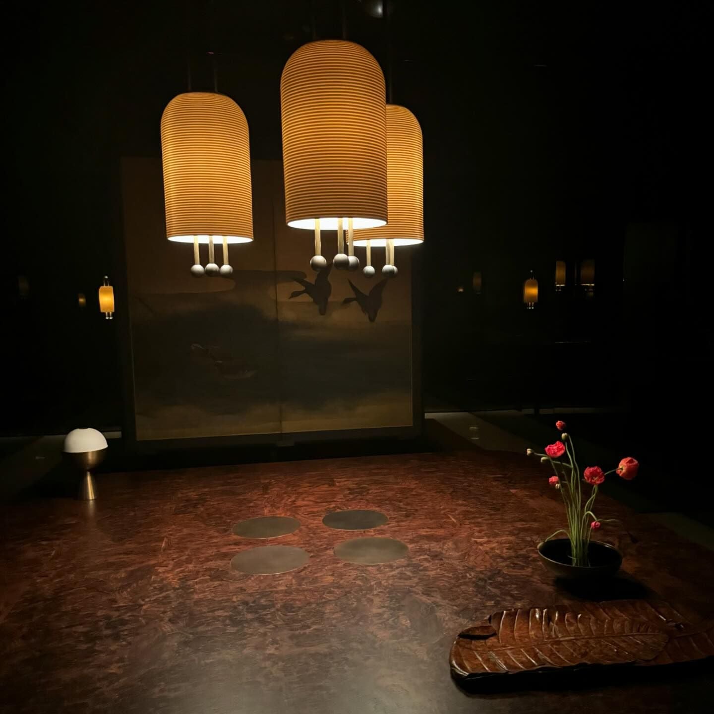 Voloraris Traditional Elegance Glass Pendant Light - Letslighting