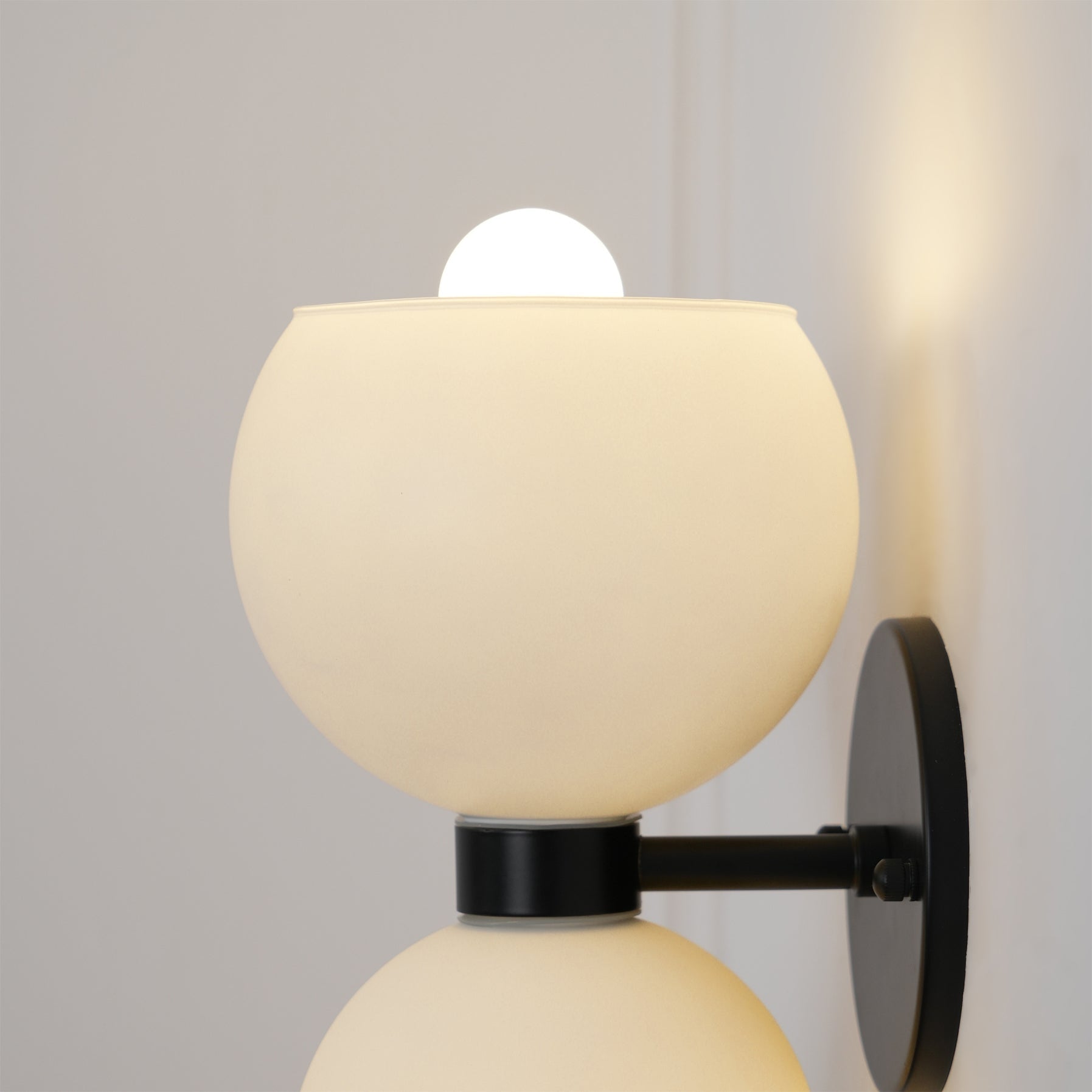 Umarion Round Pearl Glass Sconce Wall lamp - Letslighting