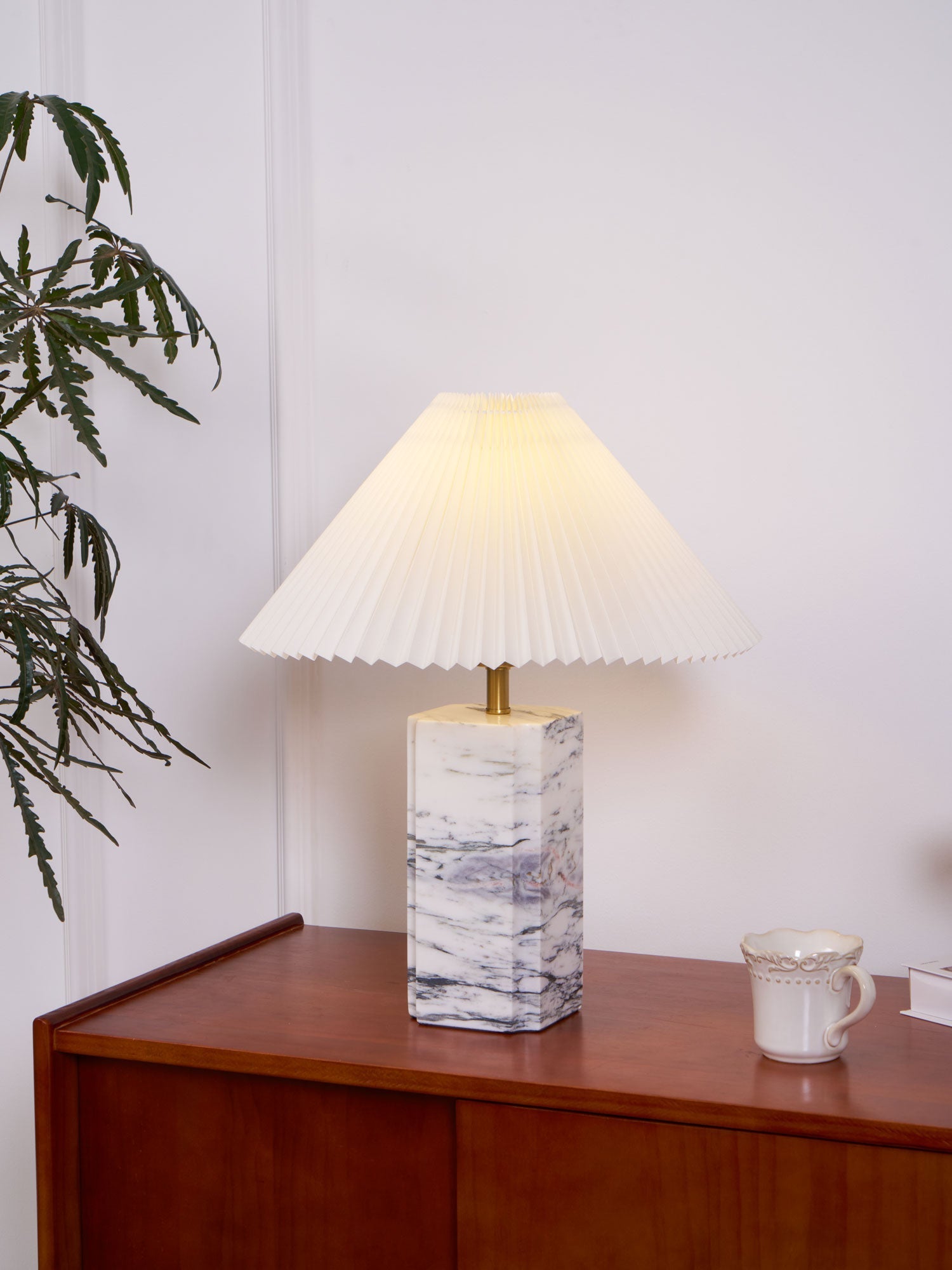Belle Modern Table Lamp - Letslighting