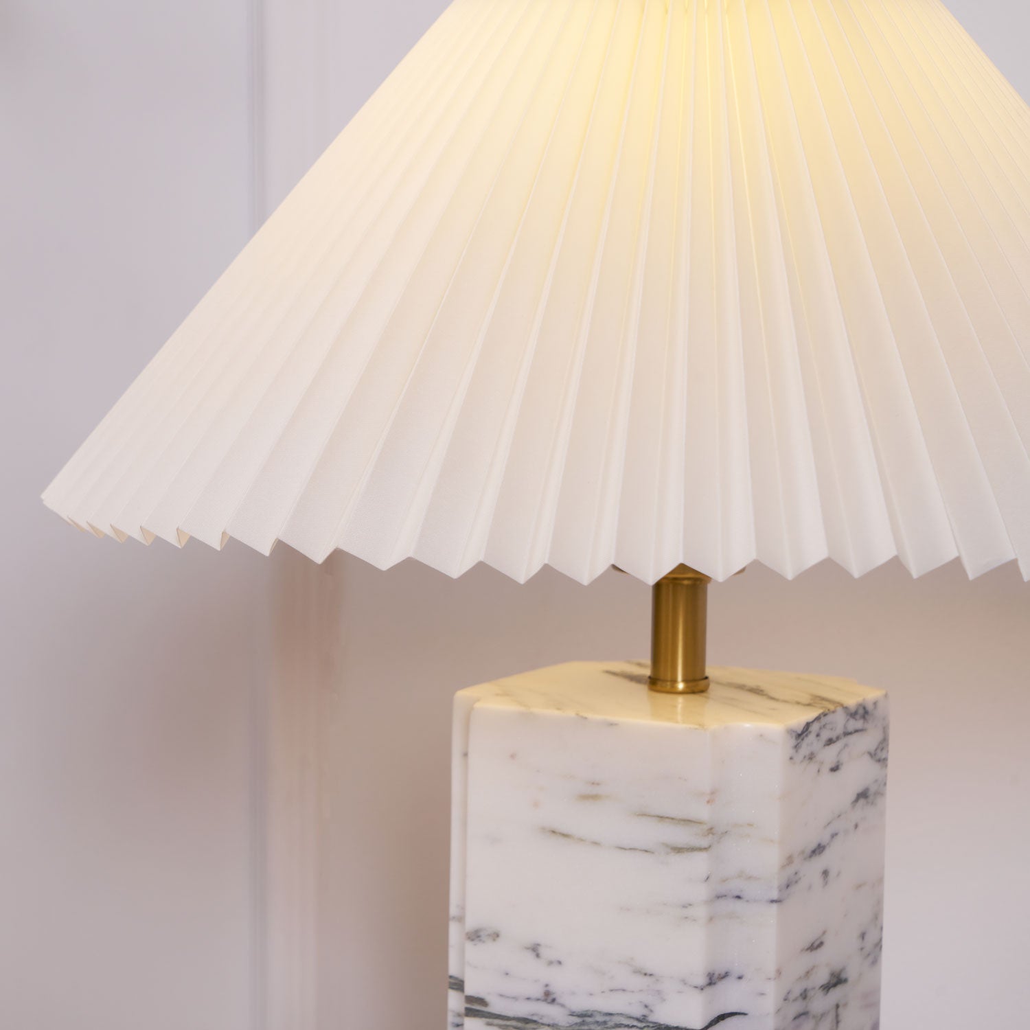Belle Modern Table Lamp - Letslighting